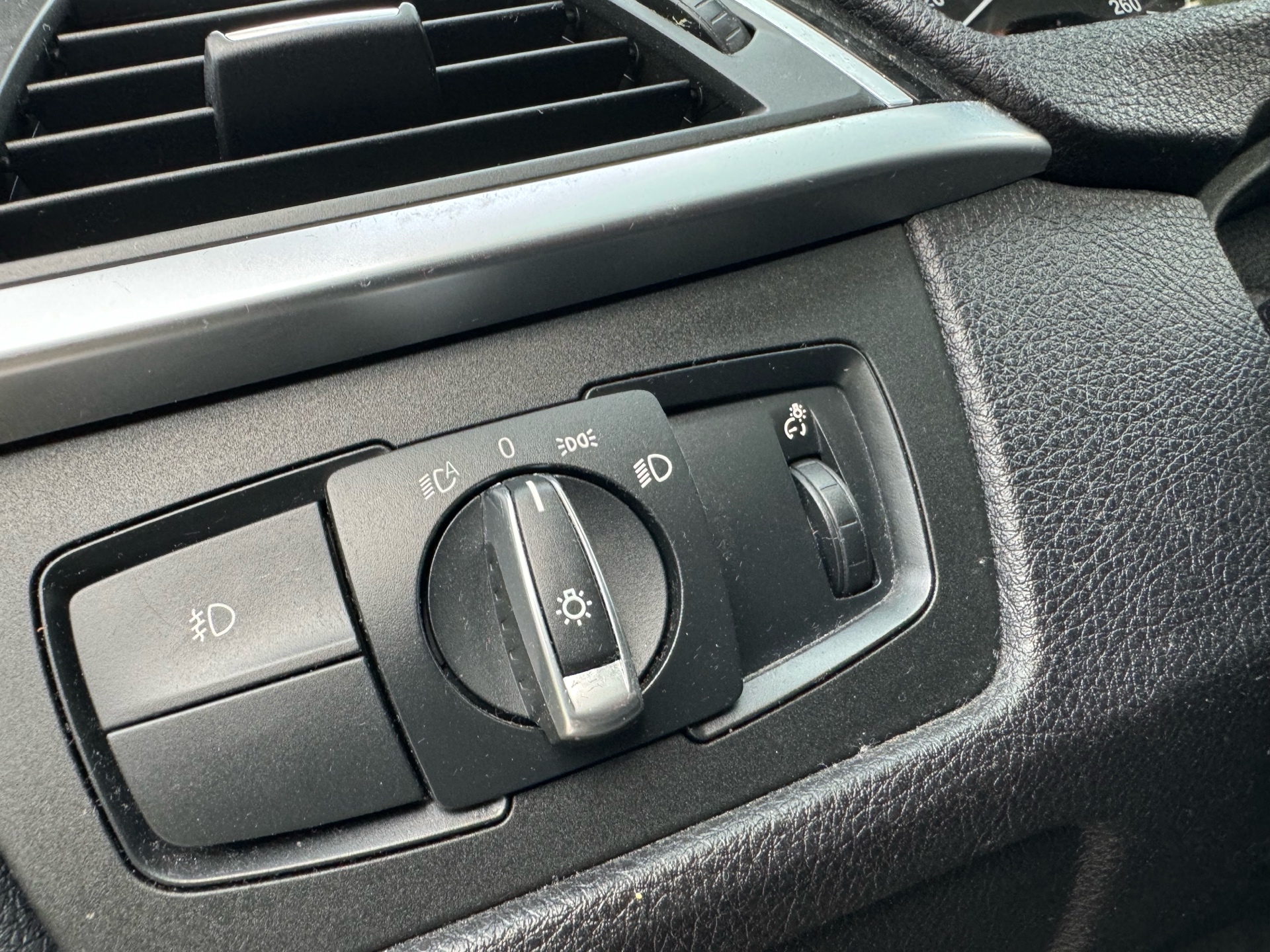 /canadacars/2017-BMW-3Series-1394153092982382.jpg