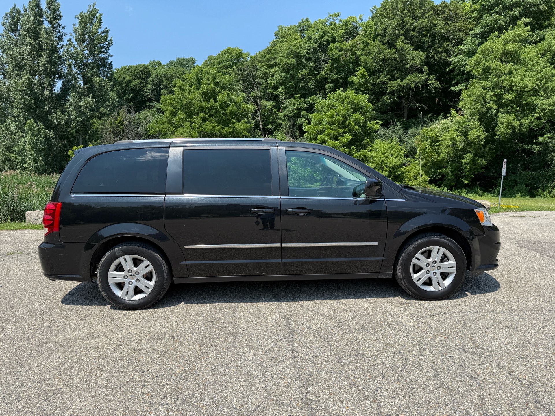 /canadacars/2017-Dodge-GrandCaravan-08444138237511356.jpg
