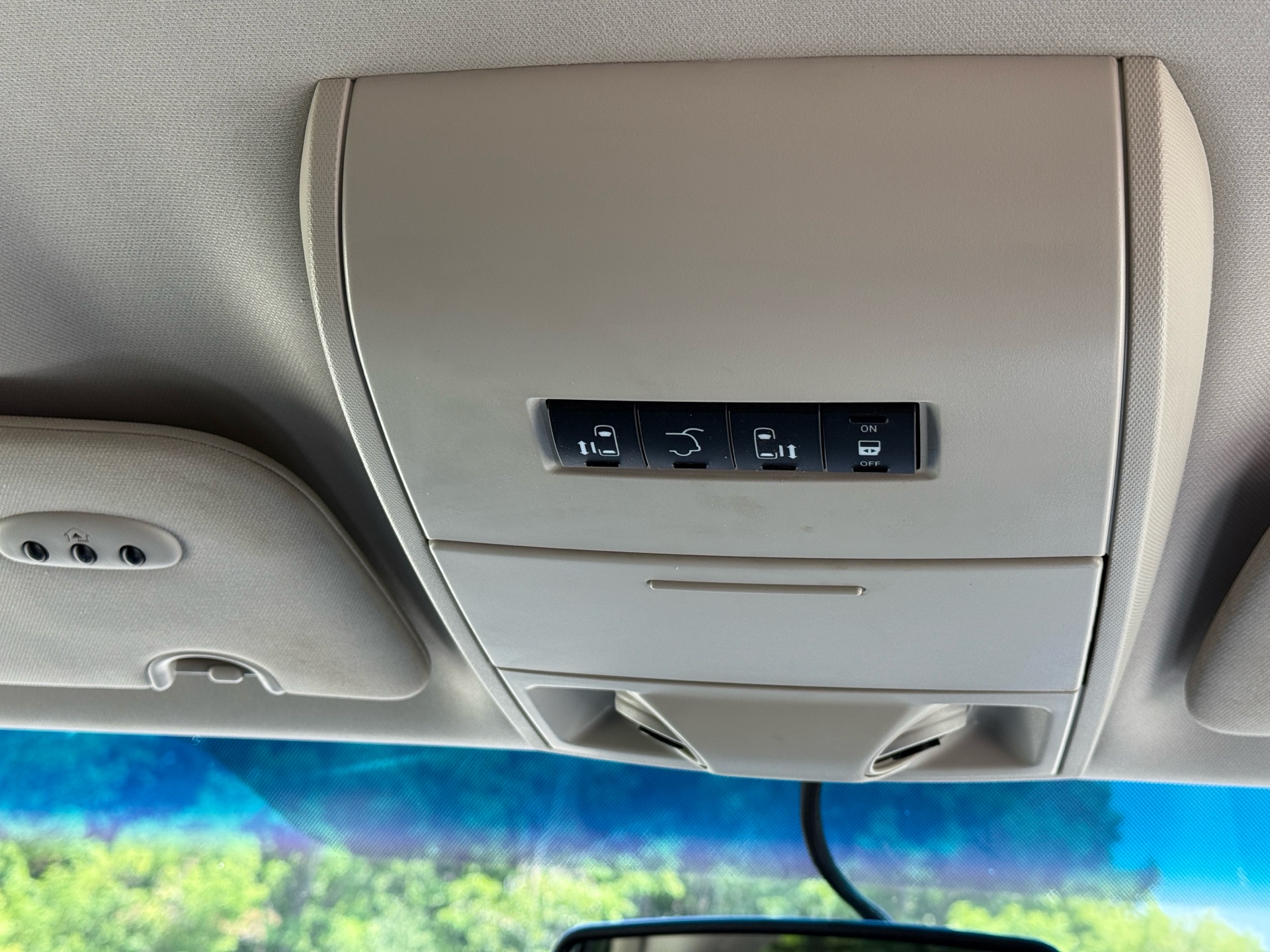 /canadacars/2017-Dodge-GrandCaravan-47208630702679777.jpg