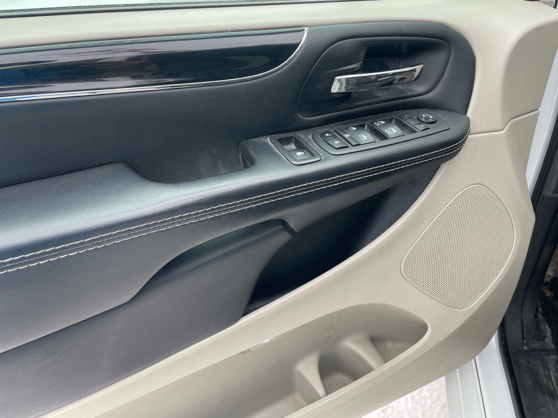 /canadacars/2017-Dodge-GrandCaravan-6589568918278077.jpg