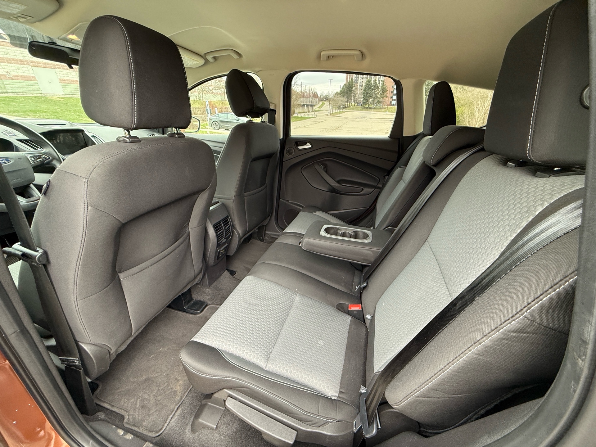 /canadacars/2017-FORD-ESCAPE-17061260136019674.jpg