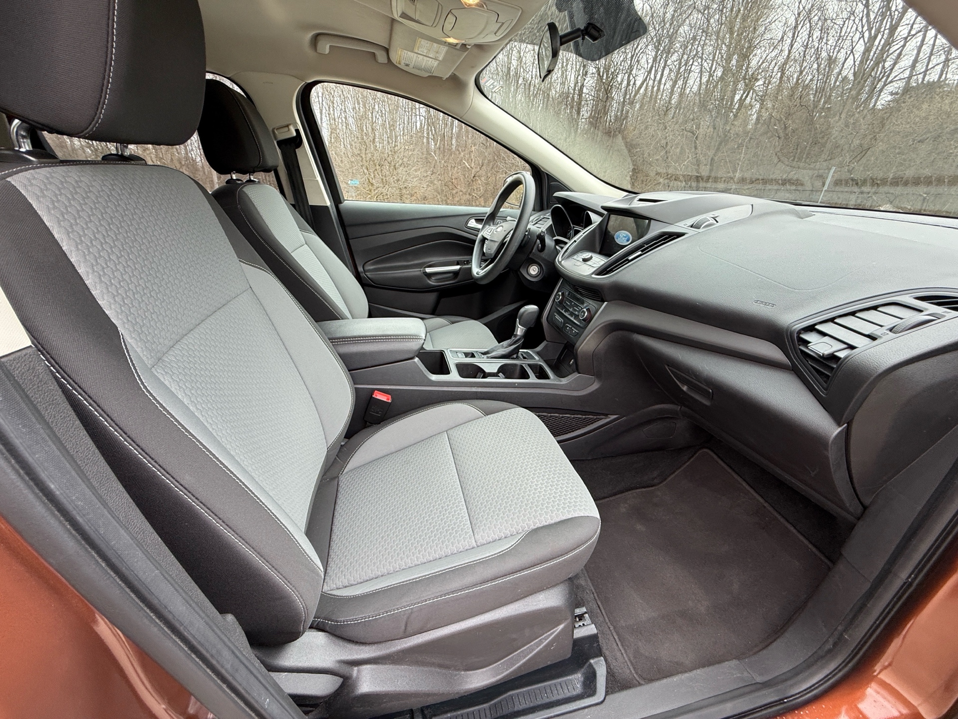 /canadacars/2017-FORD-ESCAPE-29783621694322737.jpg