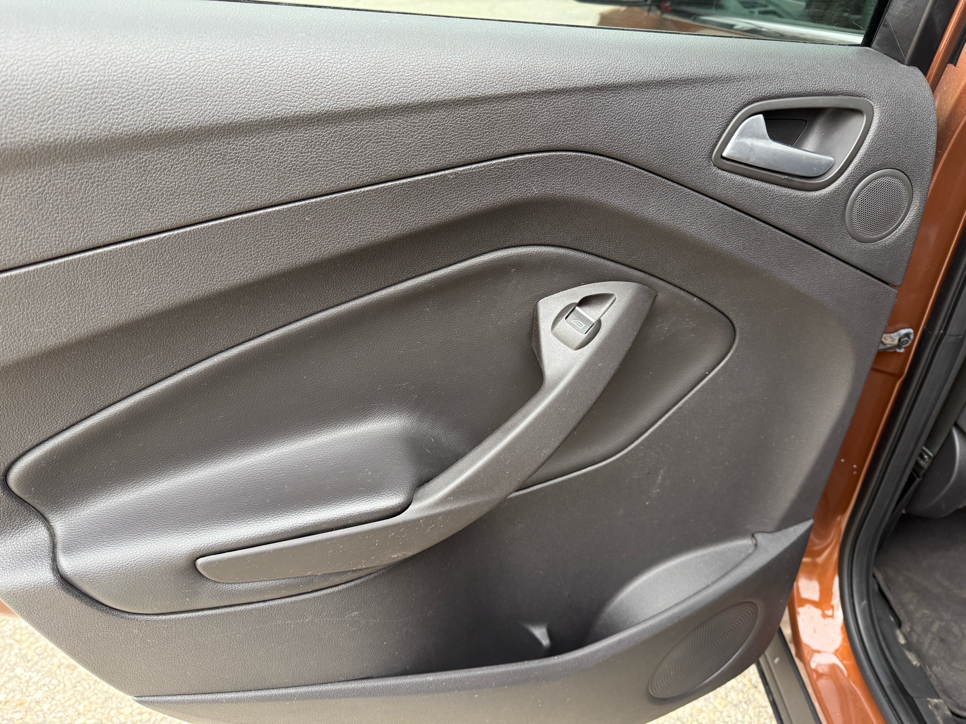 /canadacars/2017-FORD-ESCAPE-555409239778972.jpg