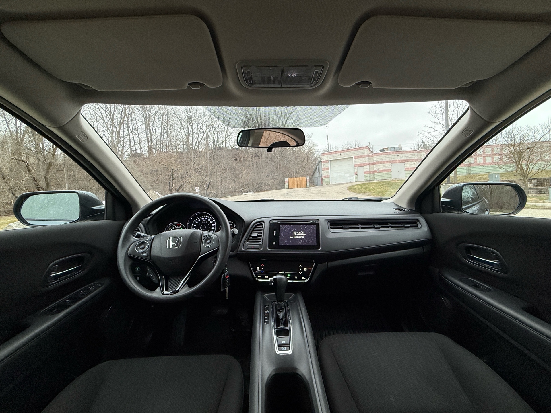 /canadacars/2017-Honda-HR-V-2655141565442305.jpg