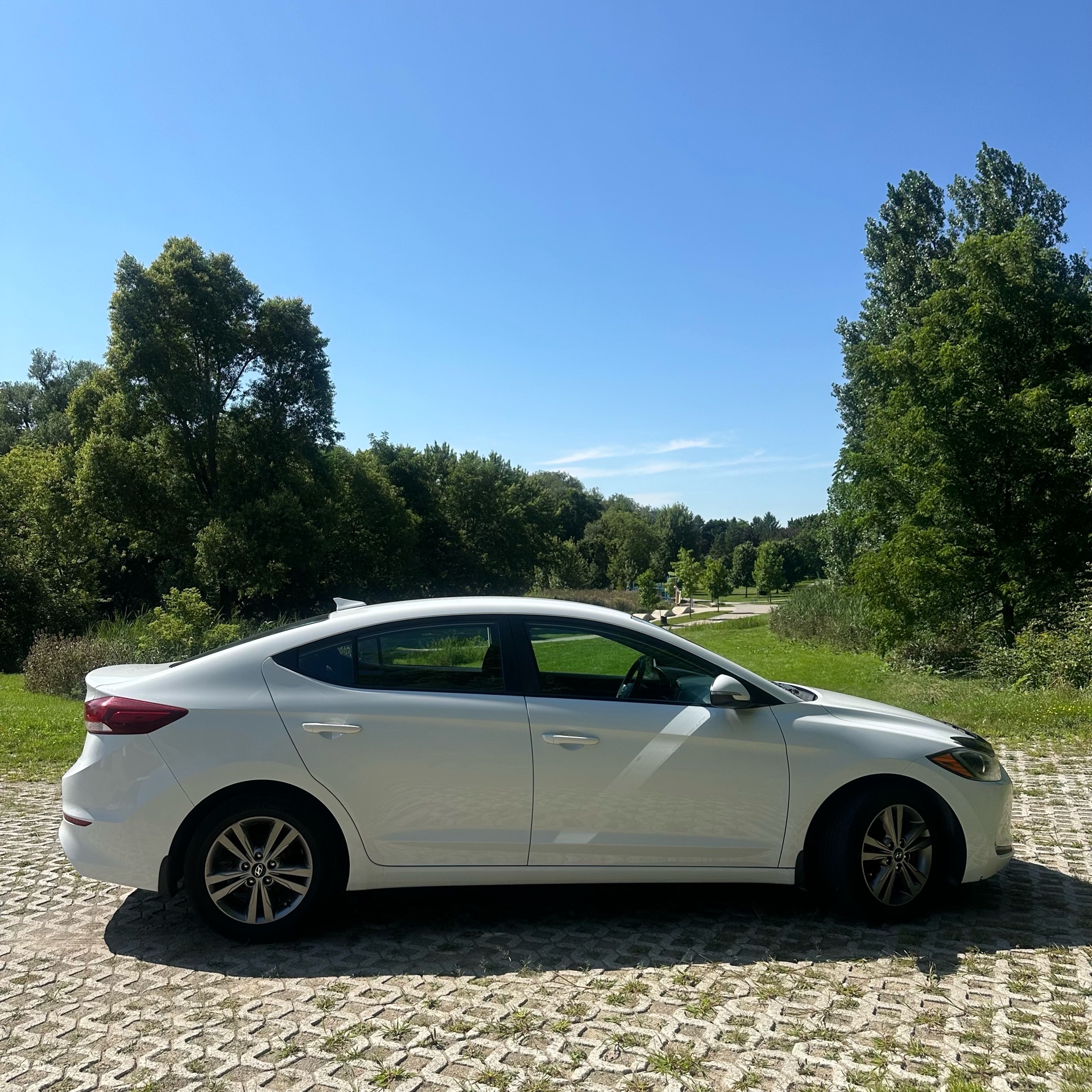 /canadacars/2017-Hyundai-Elantra-5860138524407215.jpg