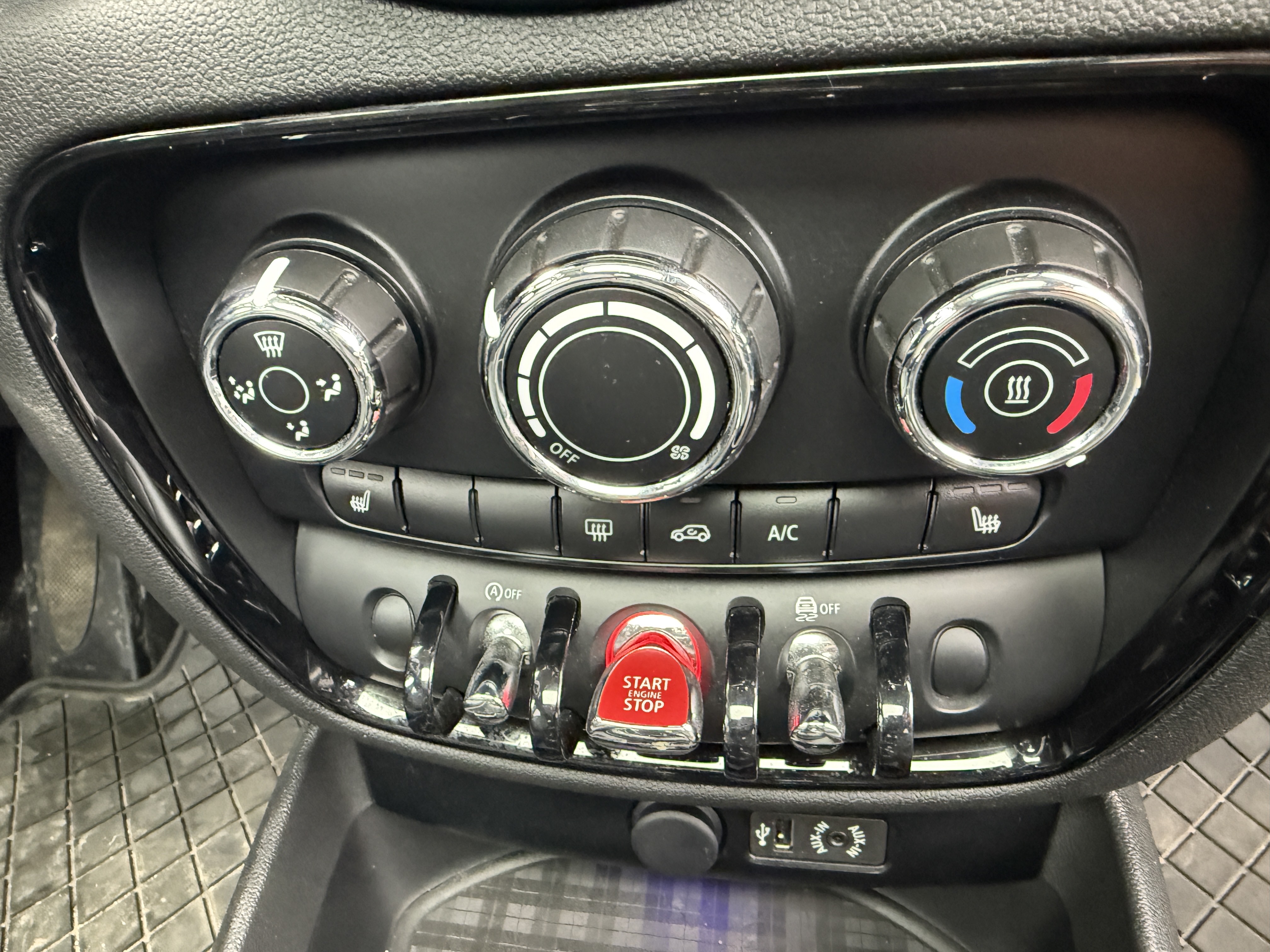 /canadacars/2017-MINI-CooperClubman-10177877636881094.jpg