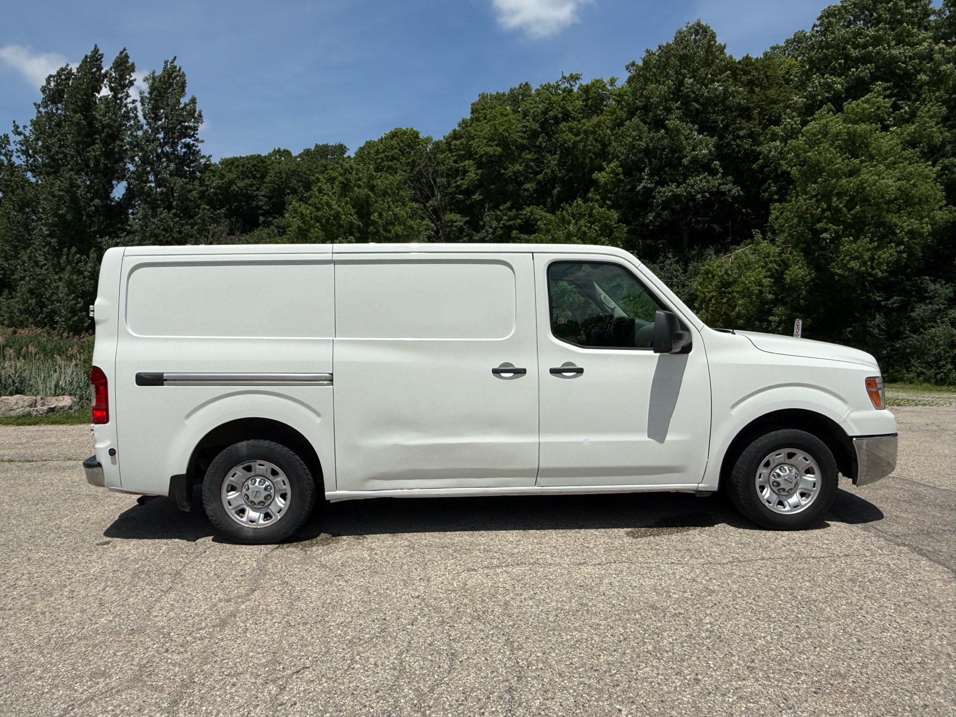 /canadacars/2017-Nissan-NVCargo-2858402244595122.jpg