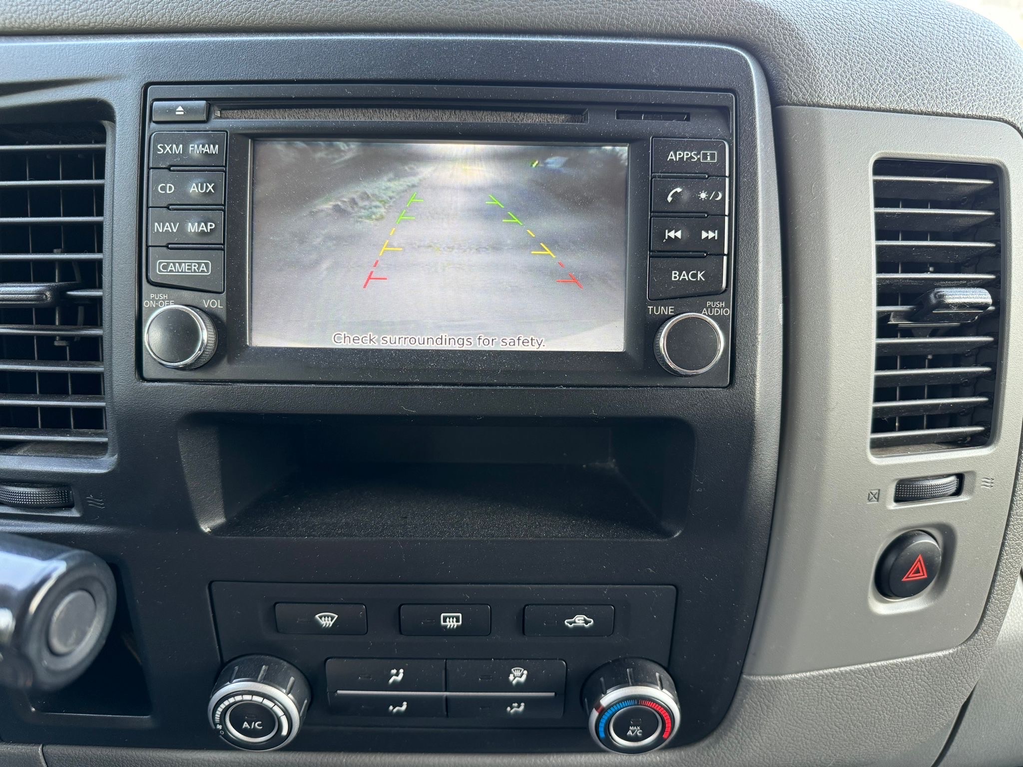 /canadacars/2017-Nissan-NVCargo-5296952018030494.jpg
