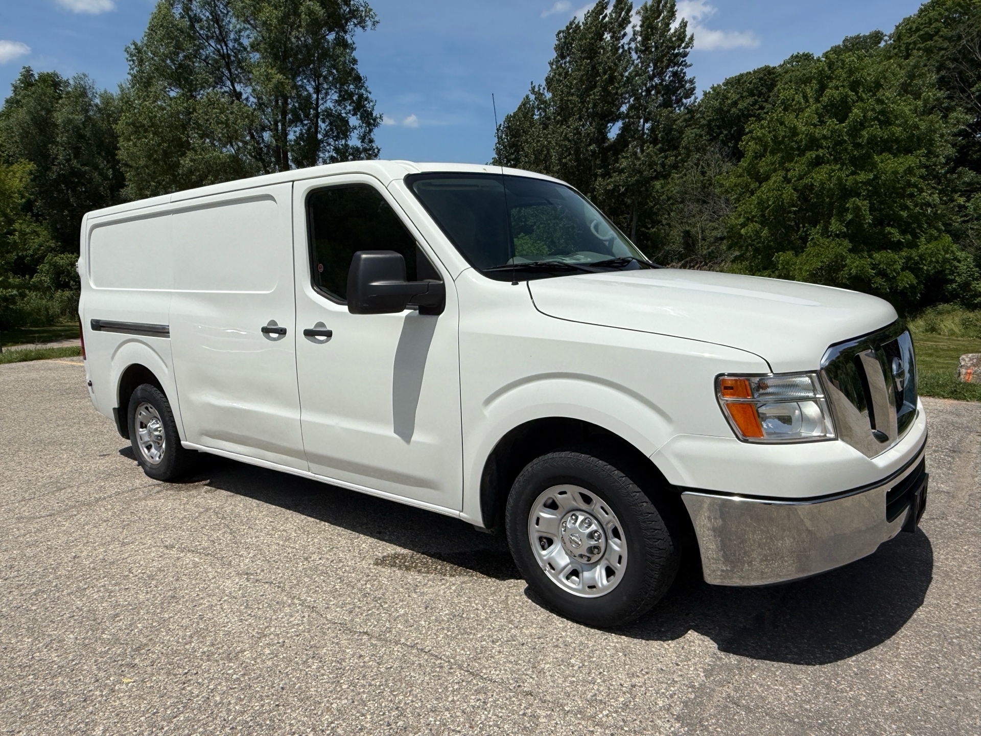/canadacars/2017-Nissan-NVCargo-8880437939553669.jpg