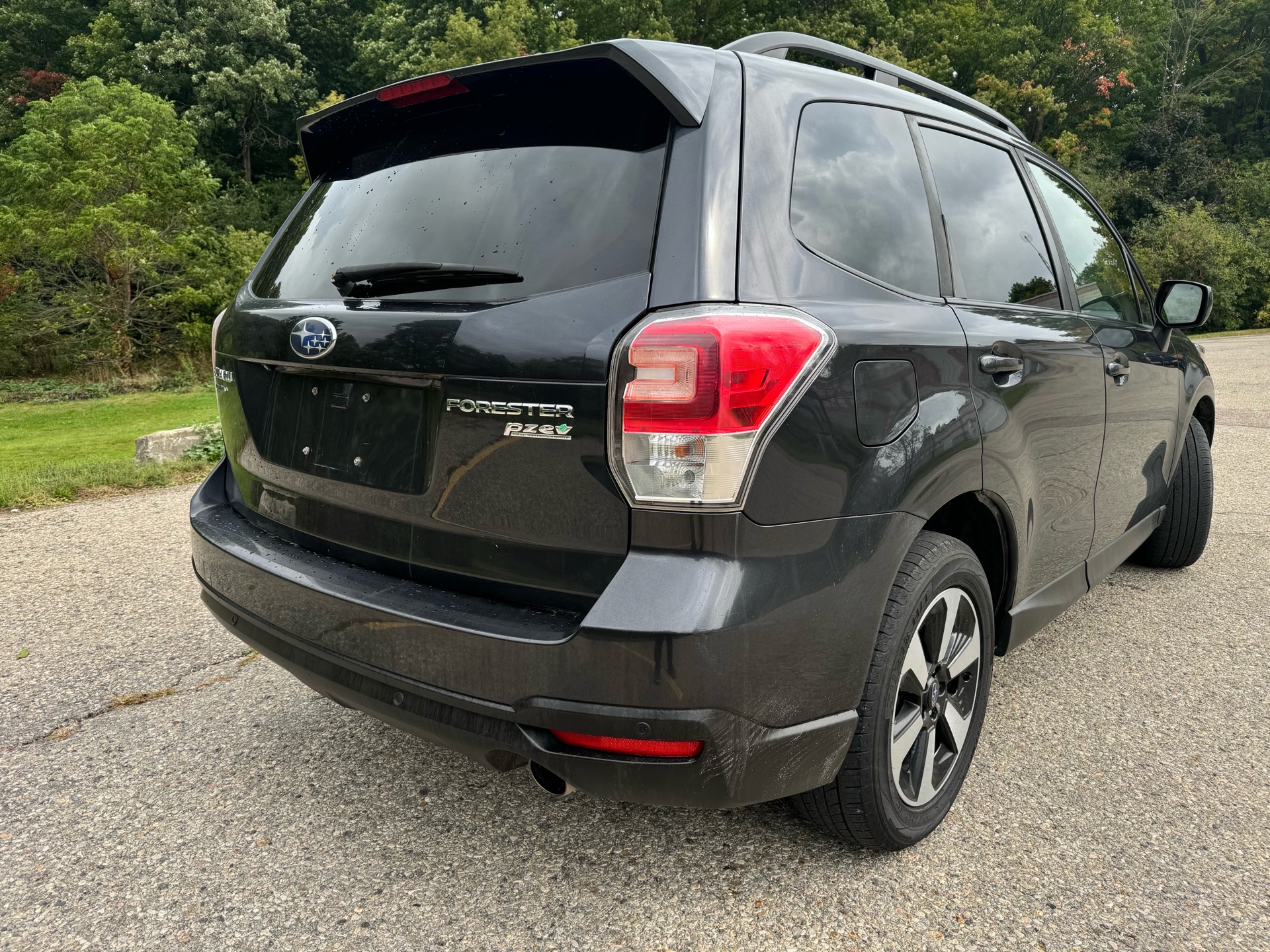 /canadacars/2017-Subaru-Forester-24569296615339975.jpg