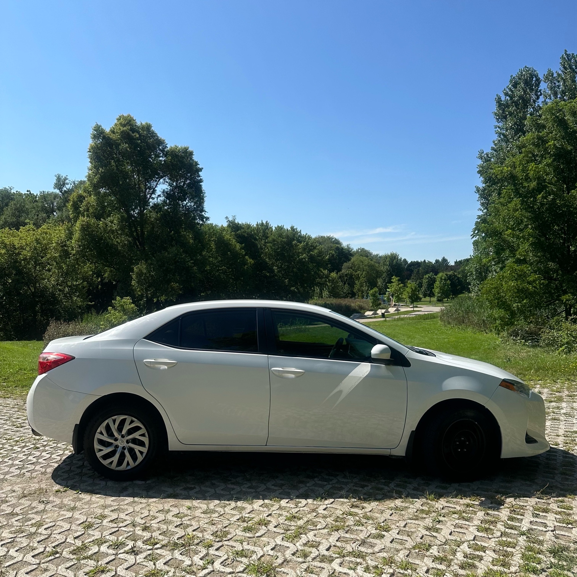 /canadacars/2017-Toyota-Corolla-9335570472770334.jpg