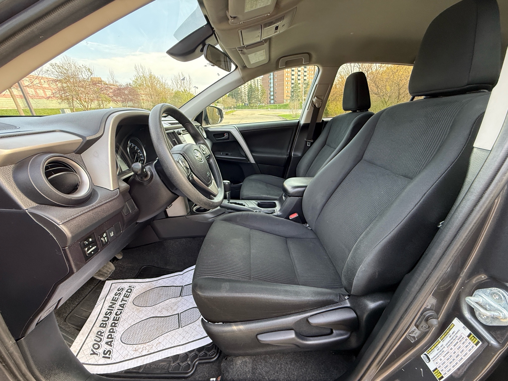 /canadacars/2017-Toyota-RAV4-09180773429956113.jpg