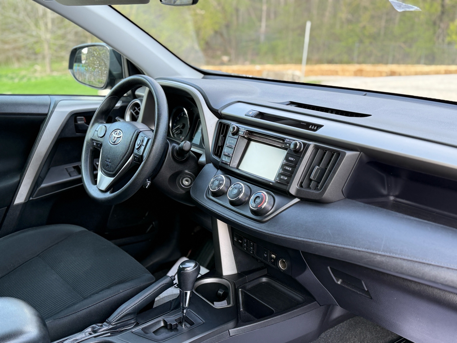 /canadacars/2017-Toyota-RAV4-4071431436970019.jpg