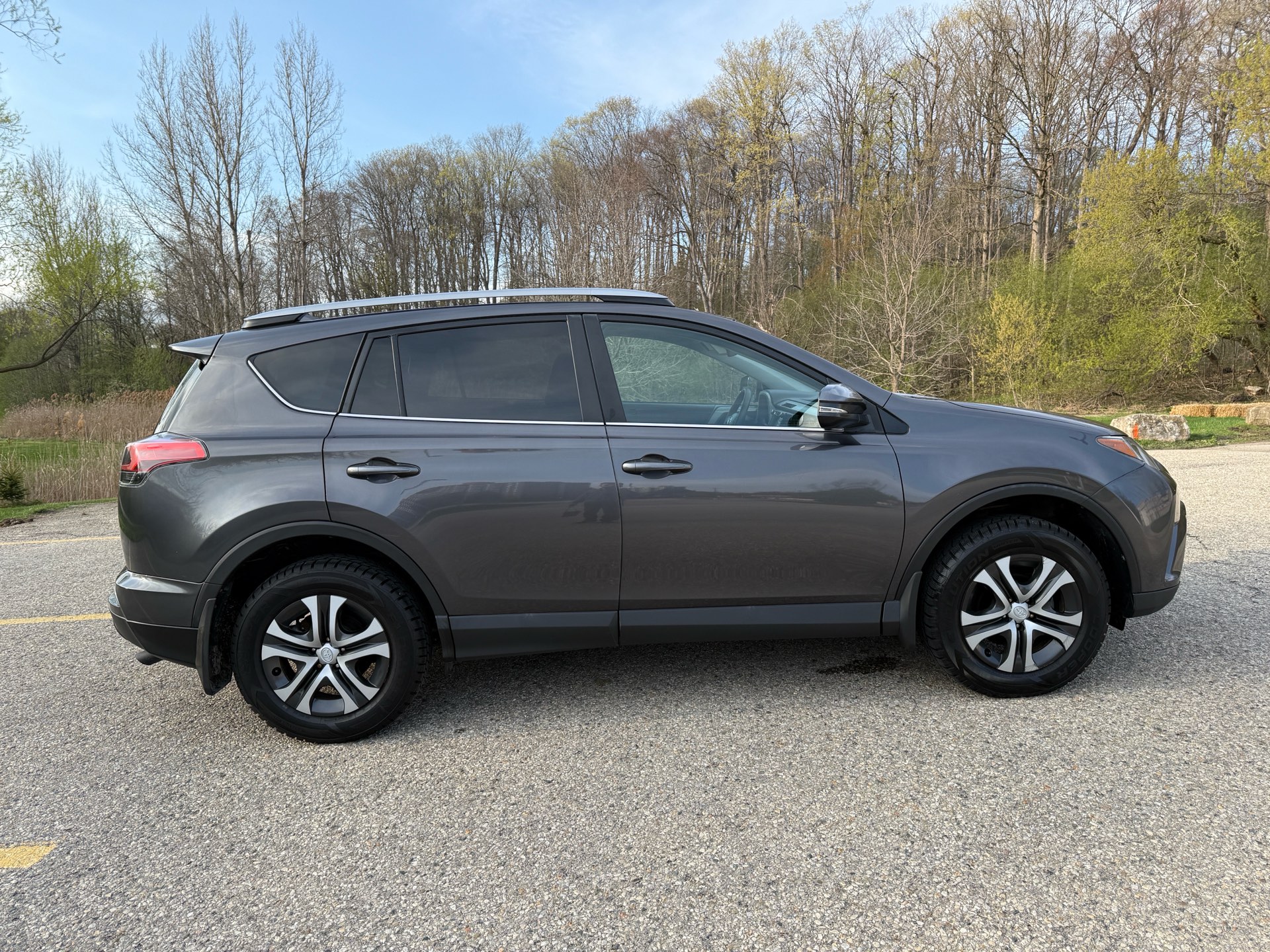 /canadacars/2017-Toyota-RAV4-5368223557738316.jpg