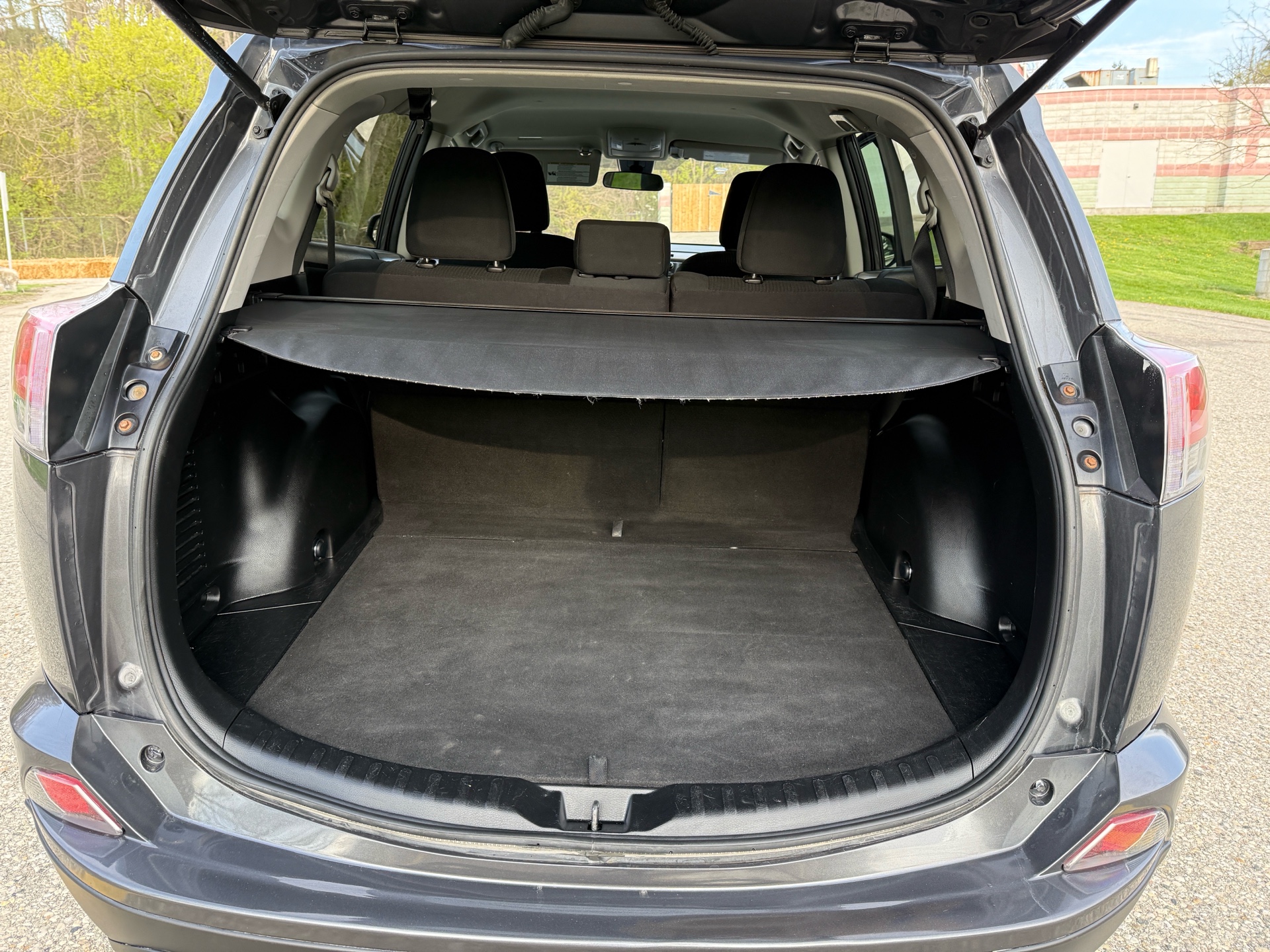 /canadacars/2017-Toyota-RAV4-6678541617114921.jpg