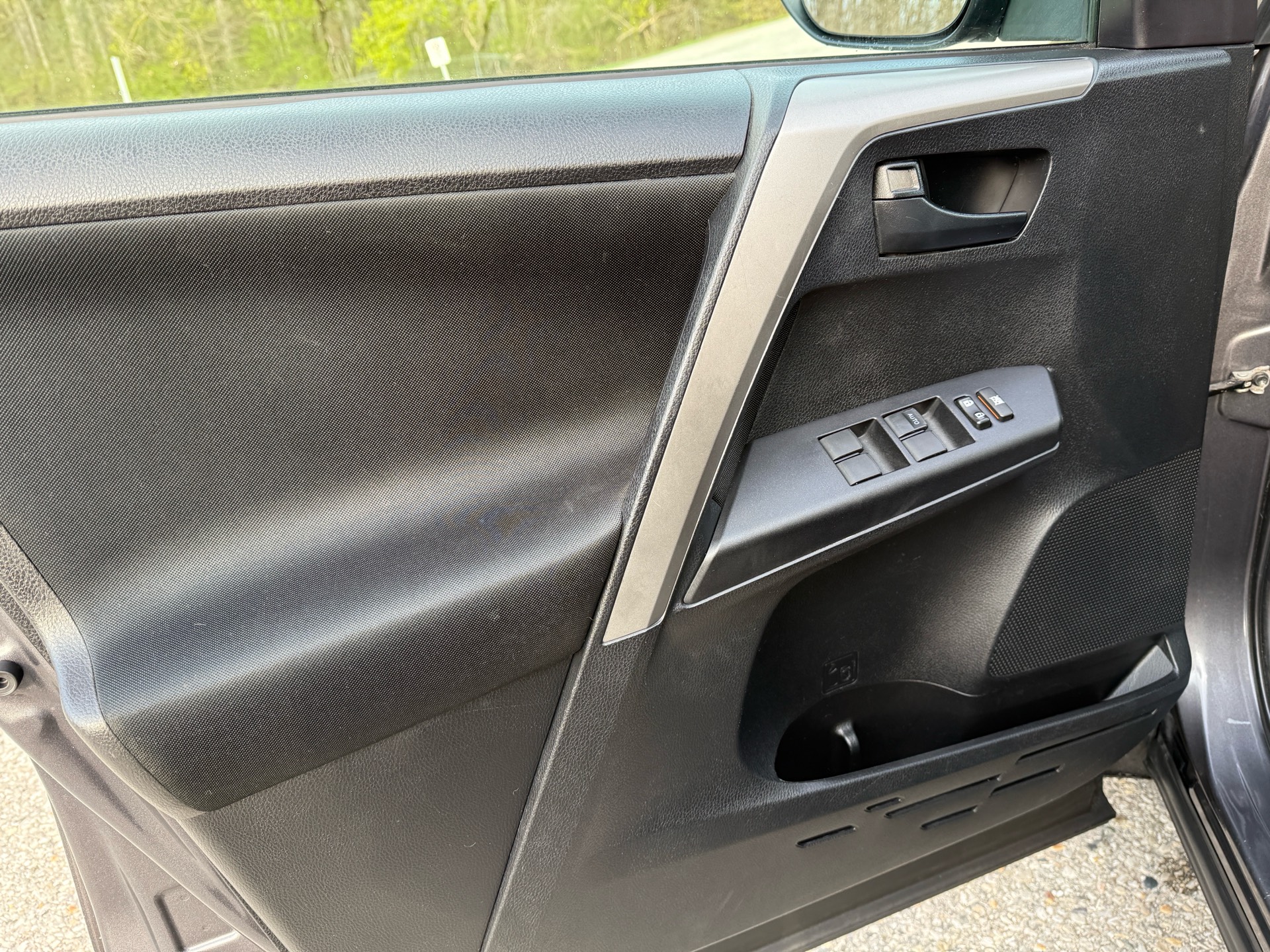 /canadacars/2017-Toyota-RAV4-695099785013819.jpg