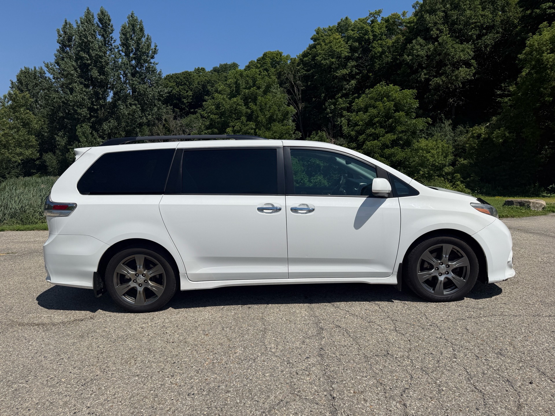 /canadacars/2017-Toyota-Sienna-22605060784629516.jpg