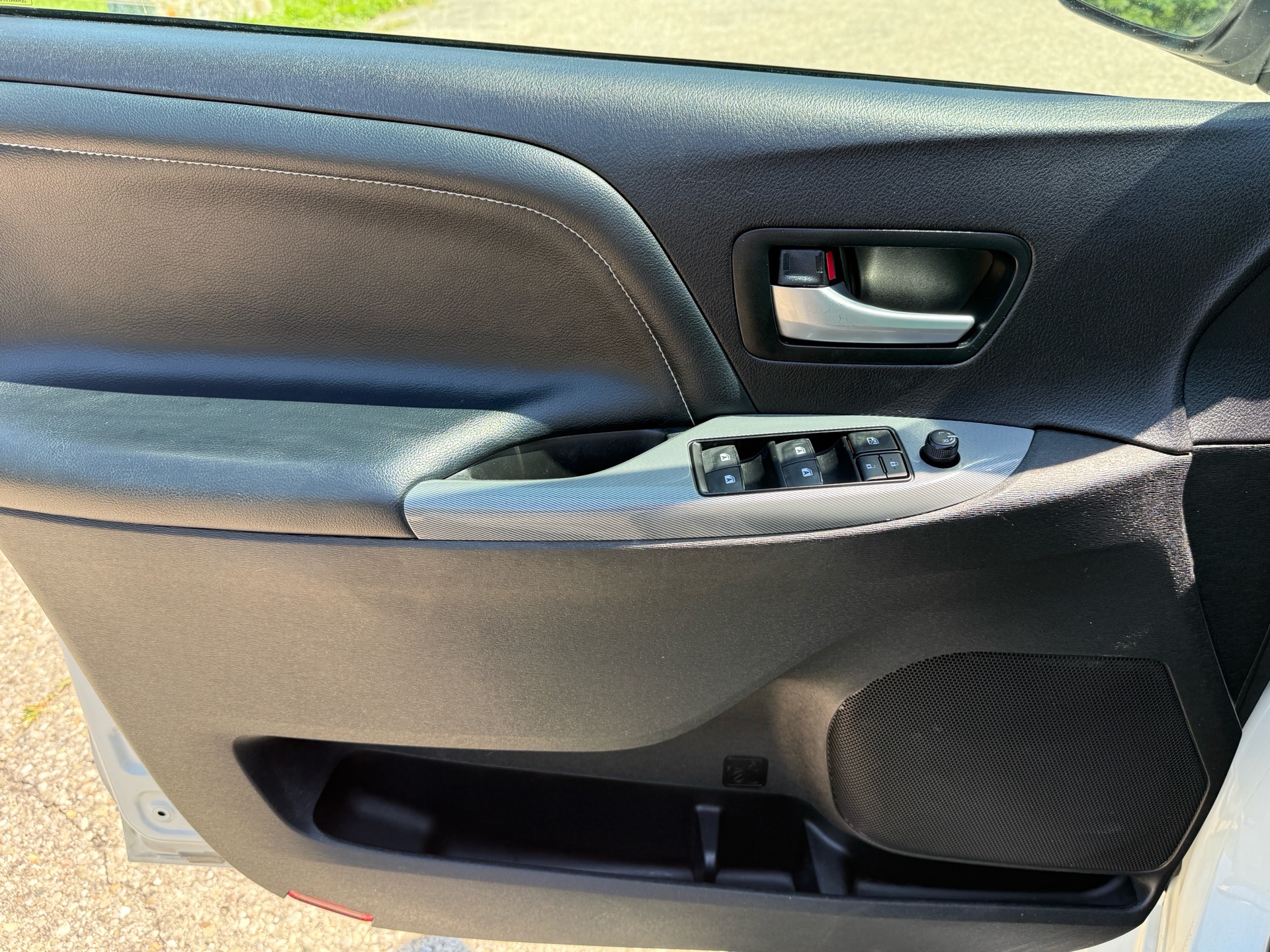 /canadacars/2017-Toyota-Sienna-5234786699986691.jpg