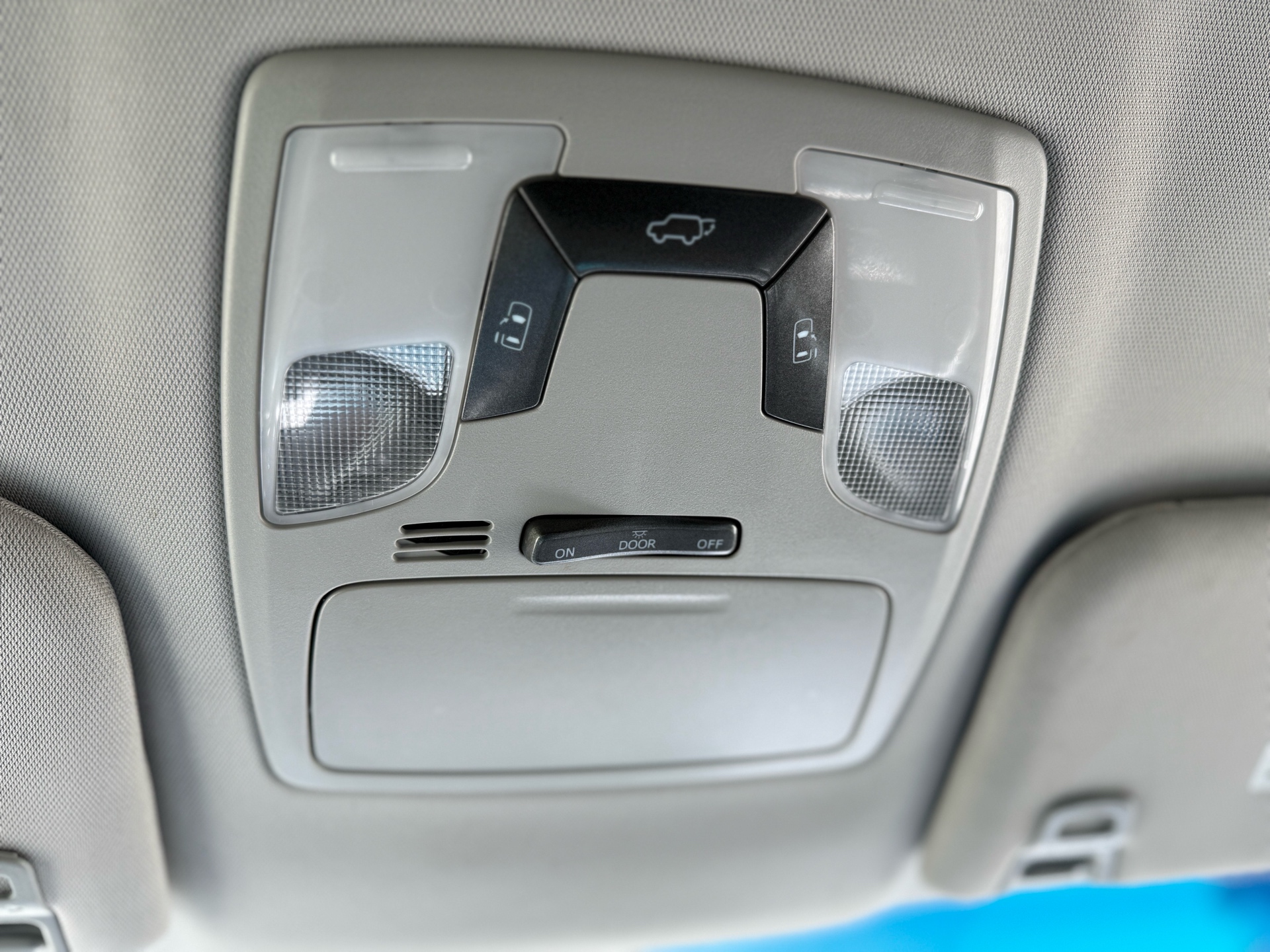 /canadacars/2017-Toyota-Sienna-567120368348651.jpg