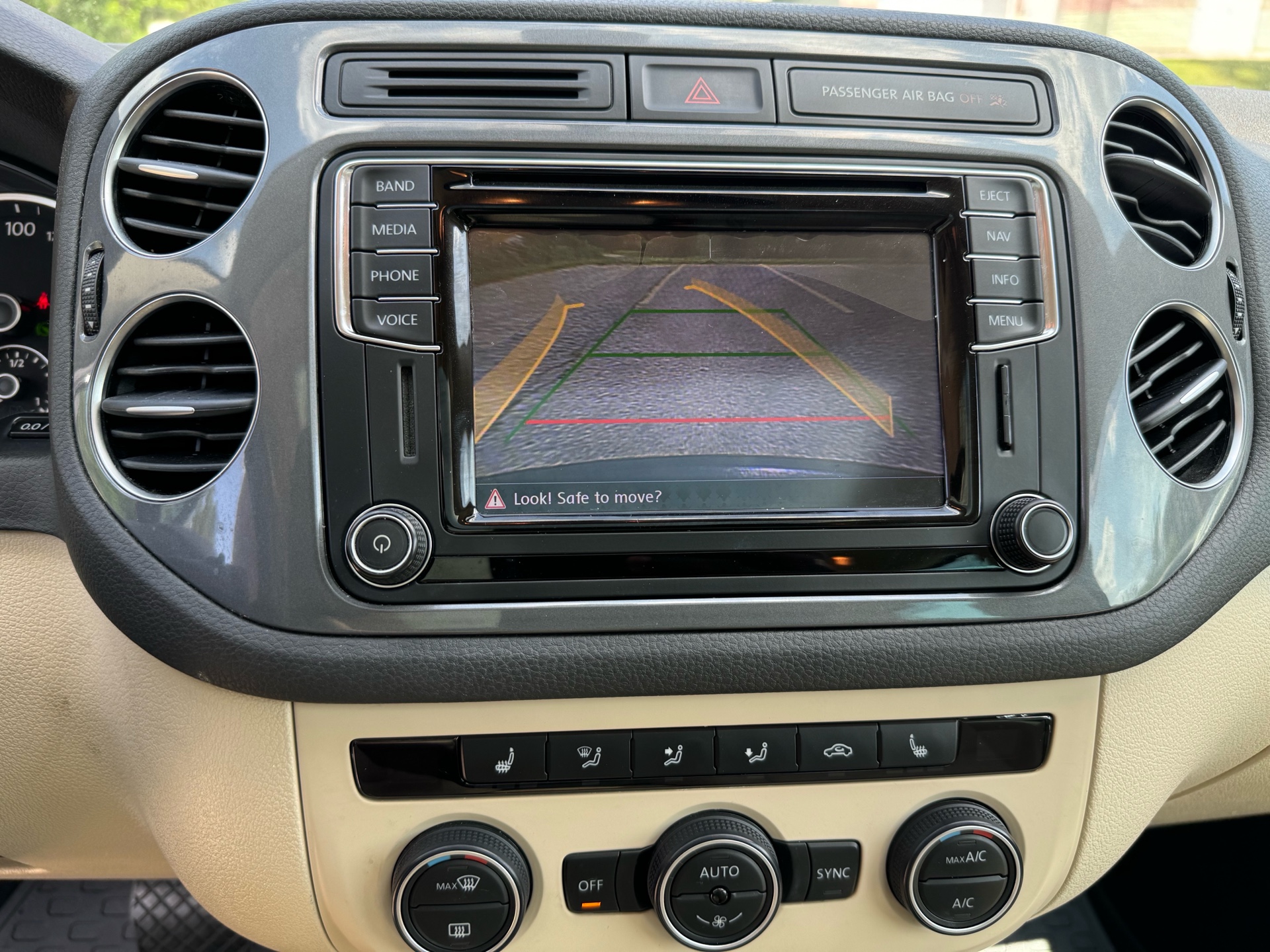 /canadacars/2017-Volkswagen-Tiguan-08311418241364543.jpg