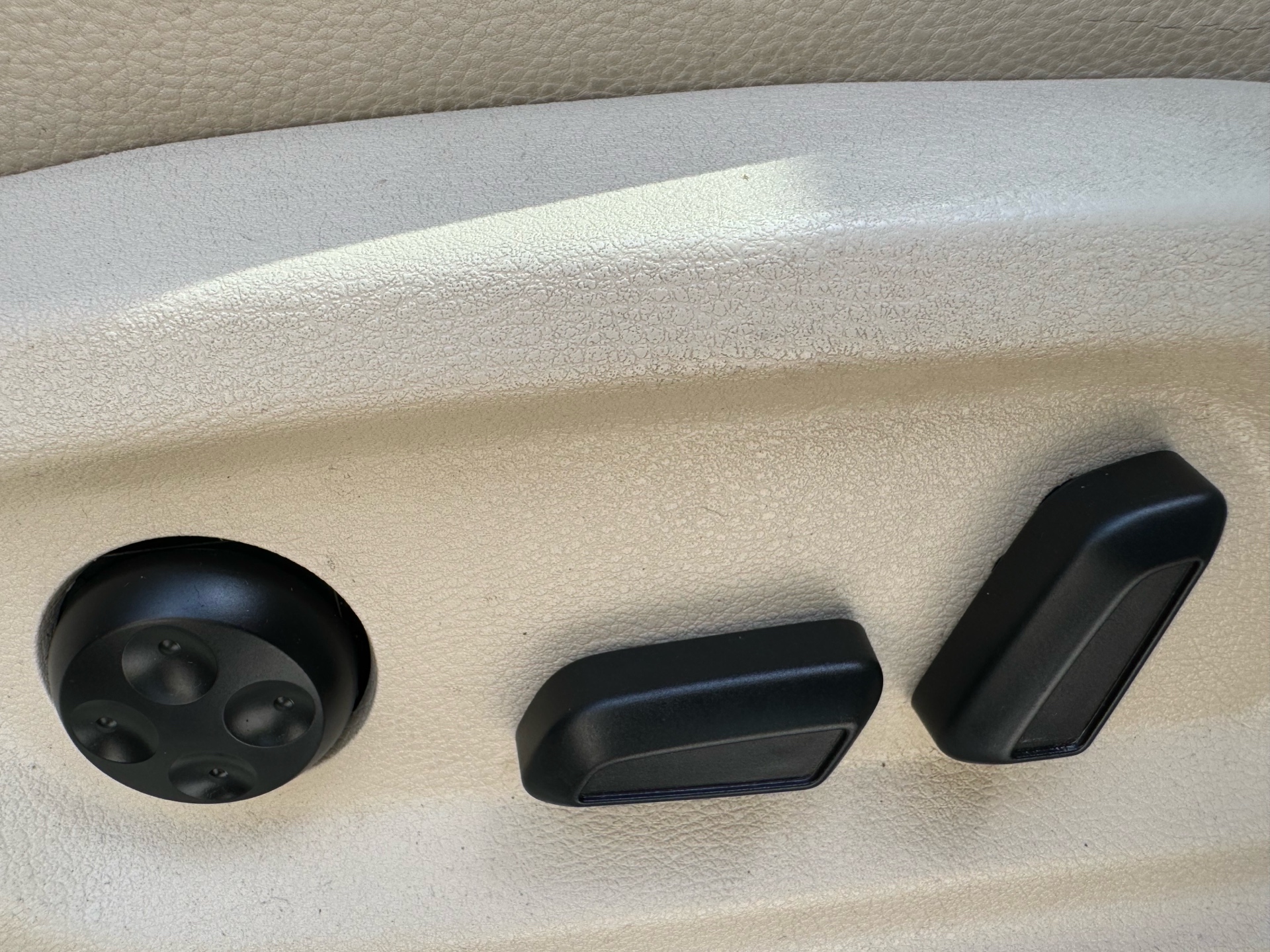 /canadacars/2017-Volkswagen-Tiguan-4717223345005599.jpg