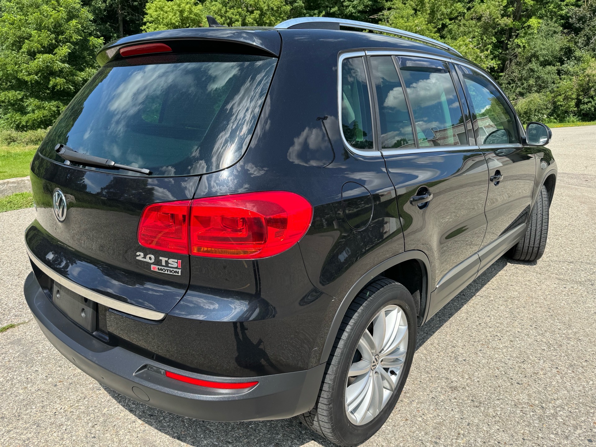 /canadacars/2017-Volkswagen-Tiguan-9892786348602132.jpg