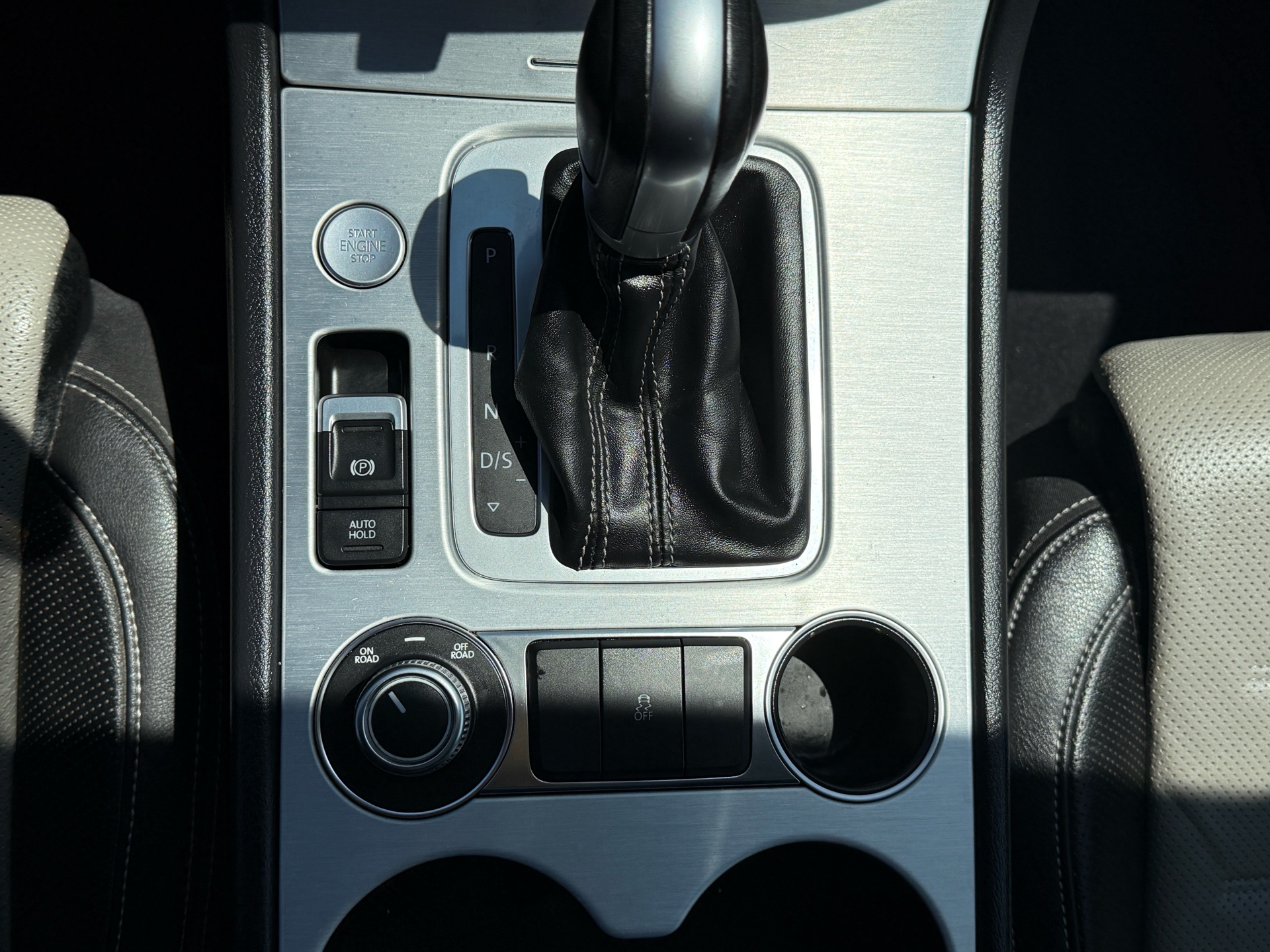 /canadacars/2017-Volkswagen-Touareg-12901927851179873.jpg