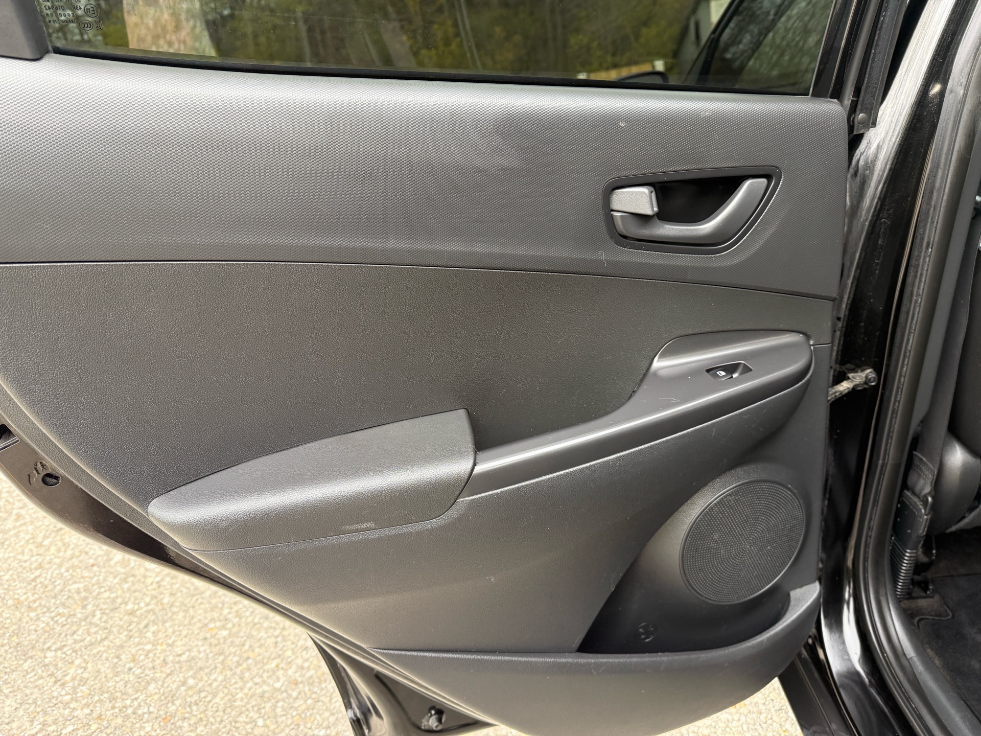 /canadacars/2018-Hyundai-Kona-2483775481869137.jpg