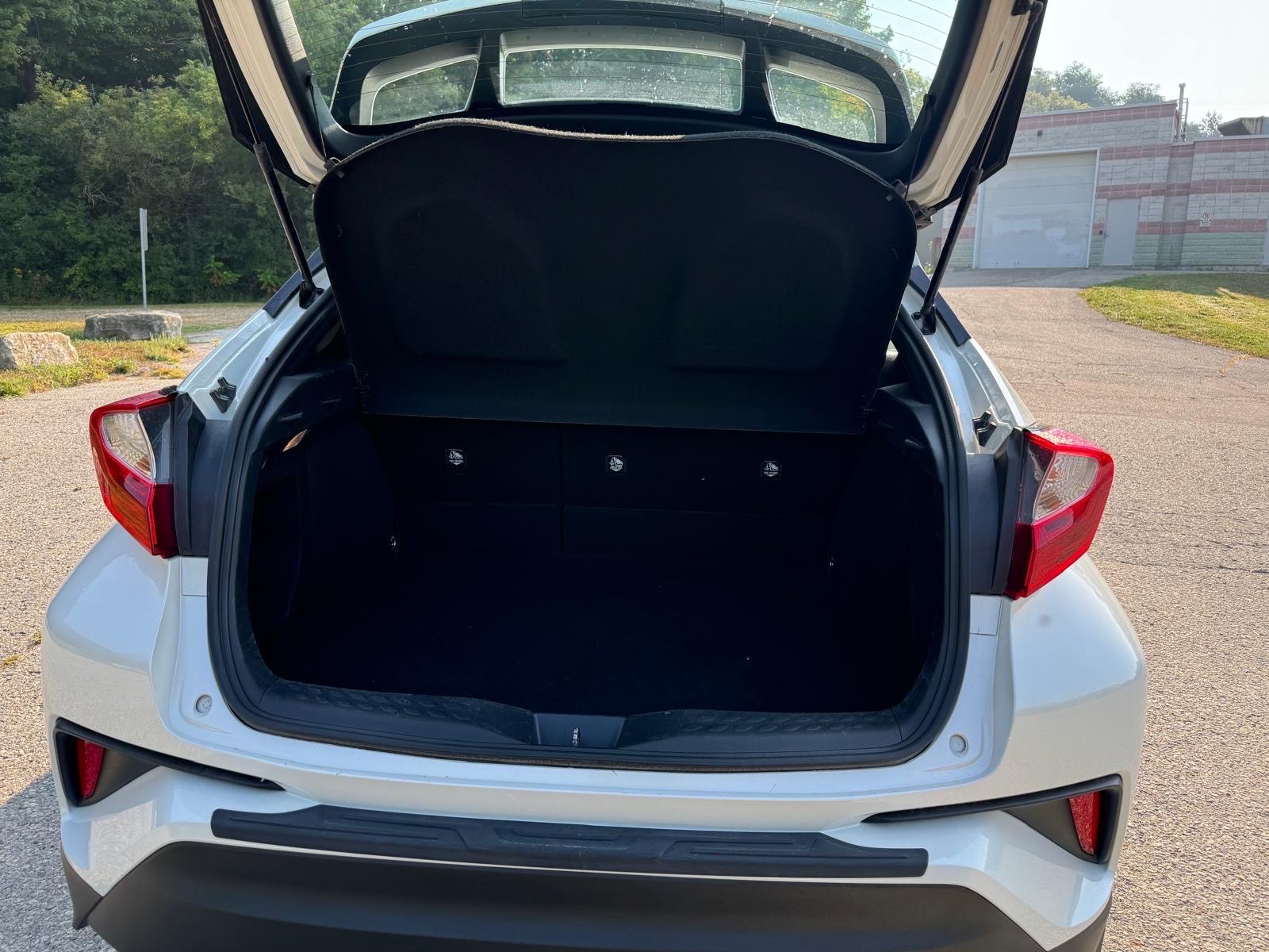 /canadacars/2018-Toyota-C-HR-46360926294823424.jpg