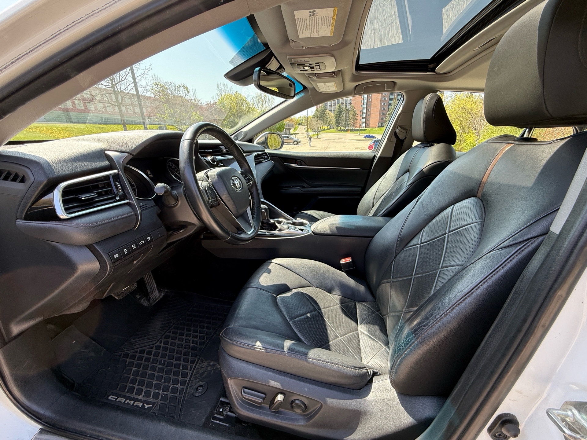 /canadacars/2018-Toyota-CamryHybrid-8210409931566289.jpg