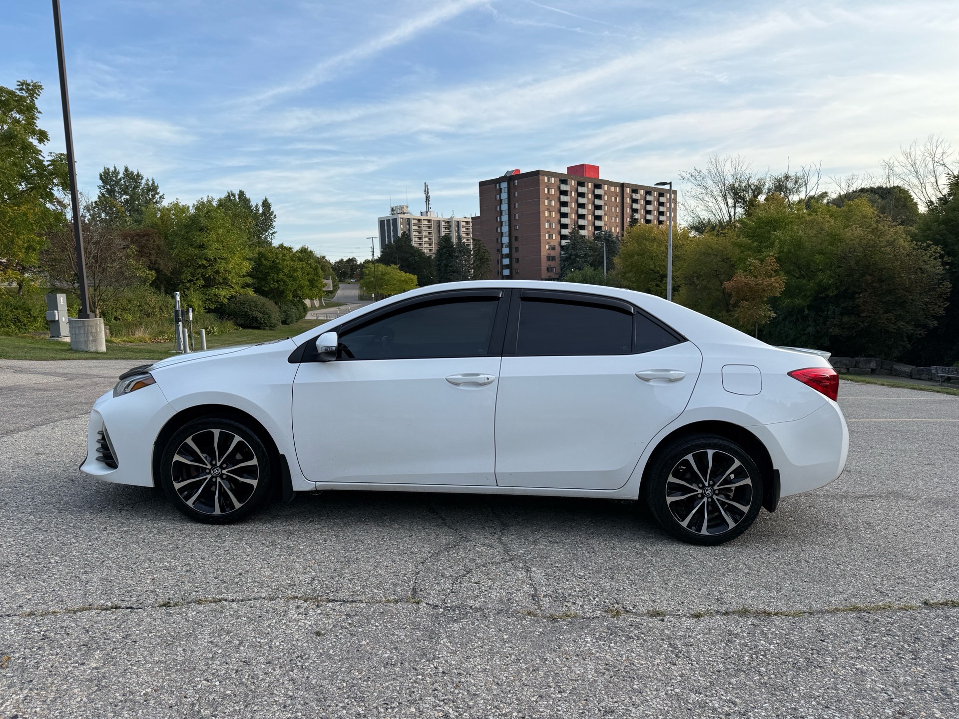 /canadacars/2018-Toyota-Corolla-9809959847537391.jpg