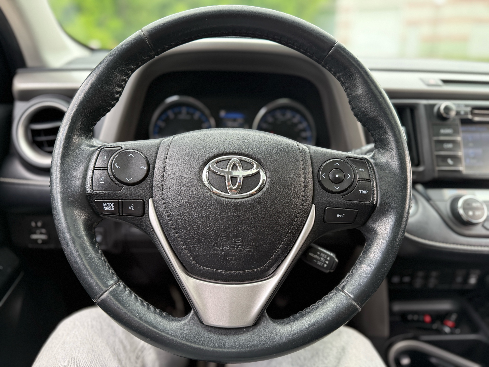 /canadacars/2018-Toyota-RAV4-27020468037556045.jpg