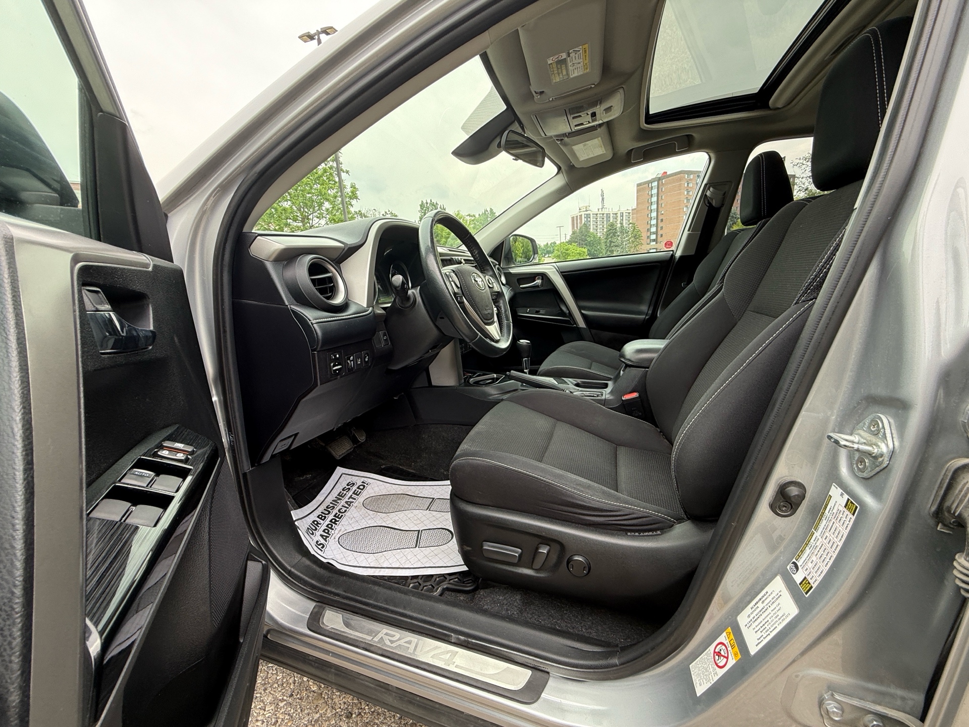 /canadacars/2018-Toyota-RAV4-8290428751667056.jpg