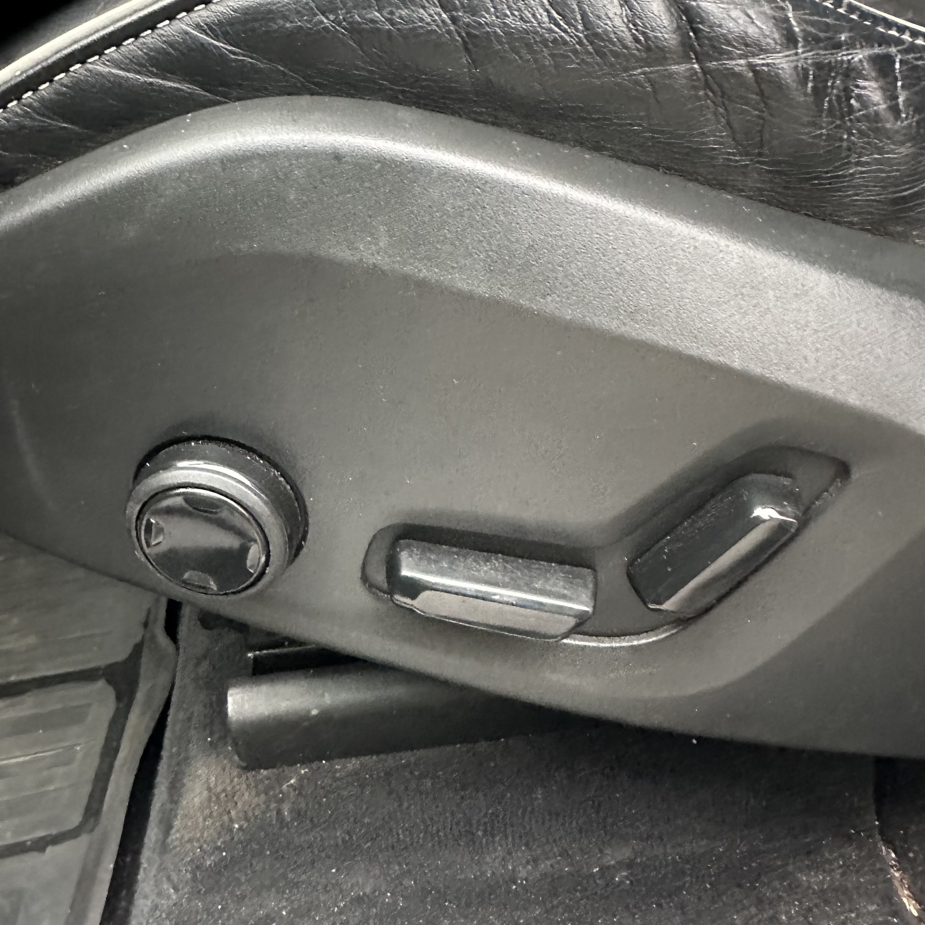 /canadacars/2018-VOLVO-XC60-4120902074280075.jpg