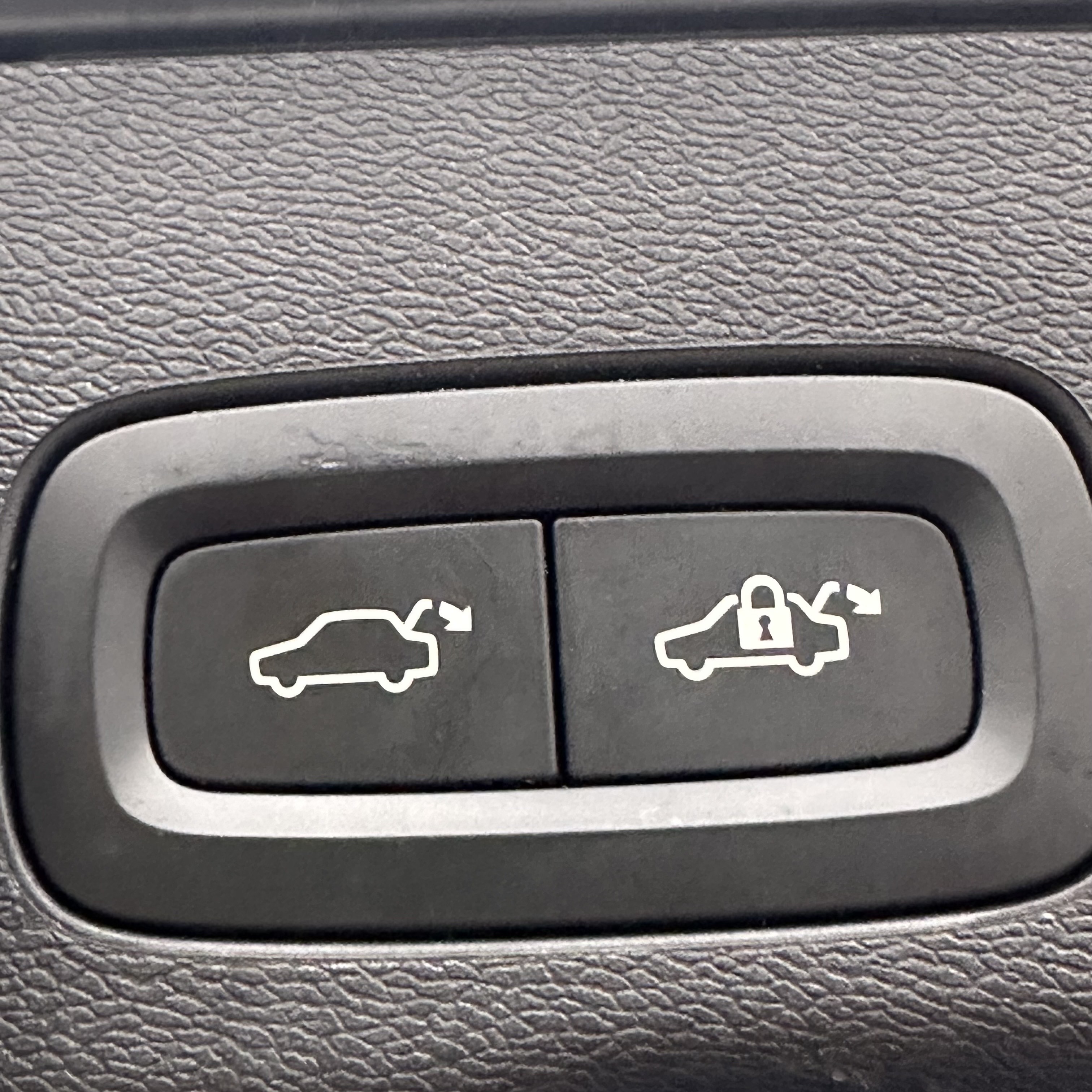 /canadacars/2018-VOLVO-XC60-43026506548566257.jpg