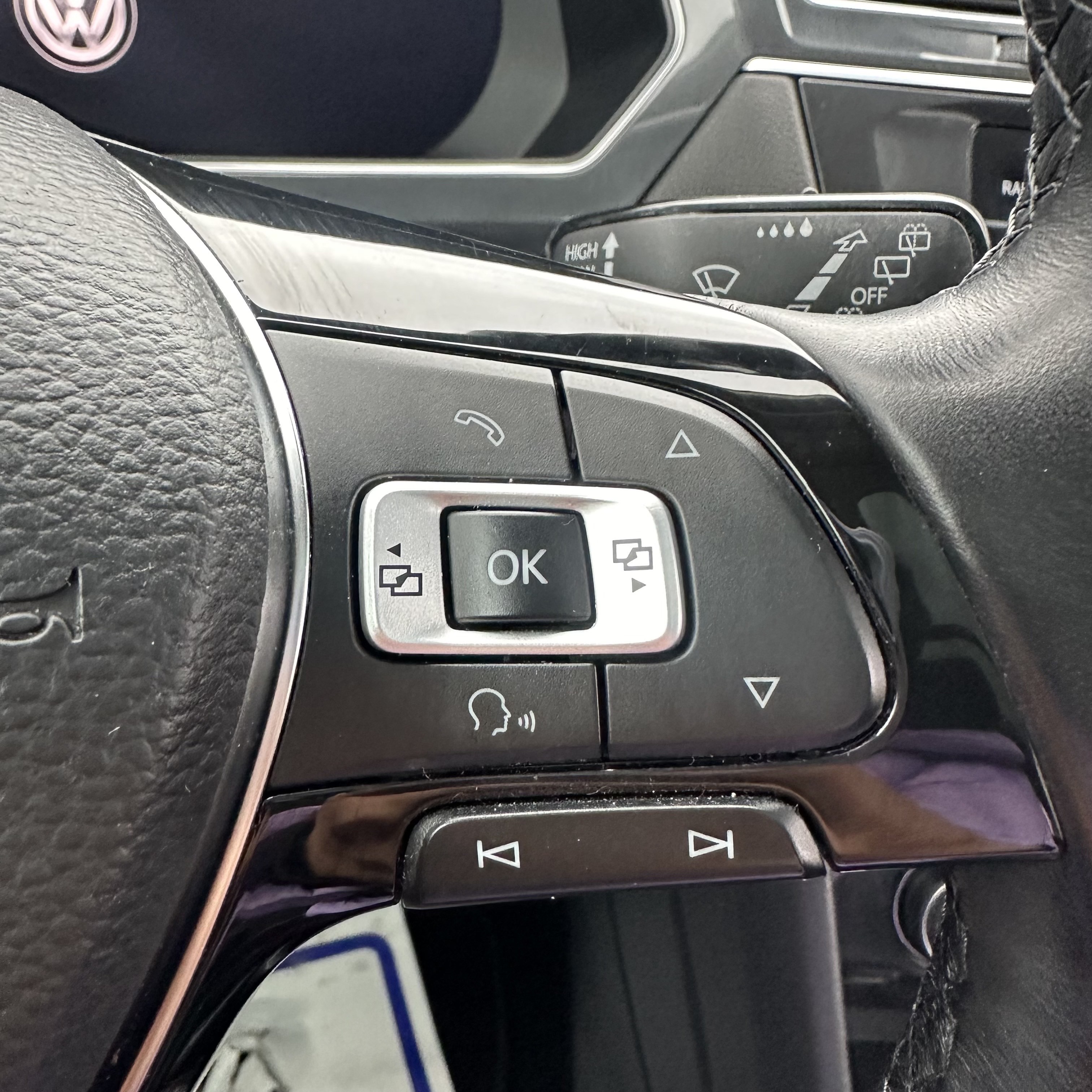 /canadacars/2018-Volkswagen-Tiguan-03294157051904123.jpg