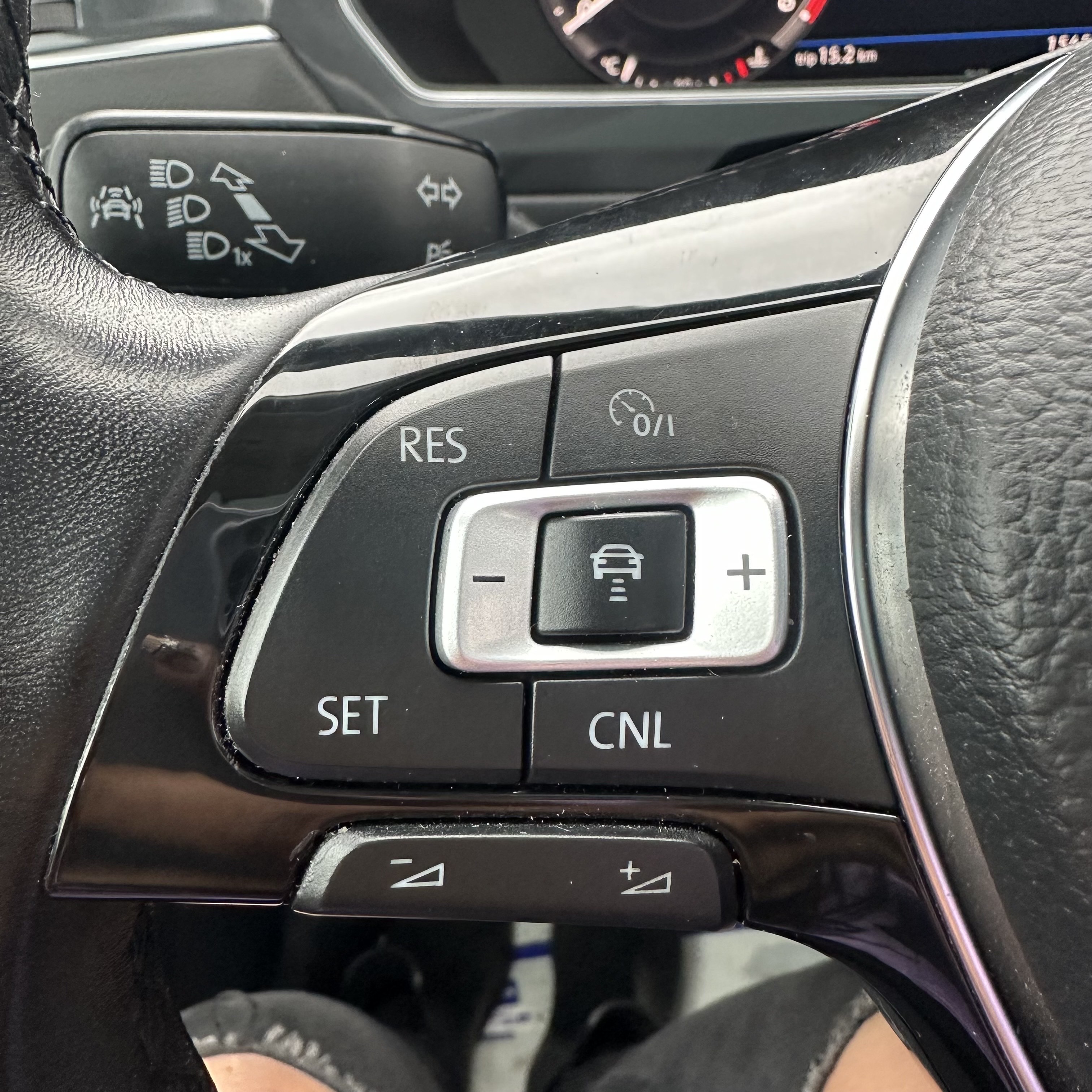 /canadacars/2018-Volkswagen-Tiguan-19348774697826432.jpg