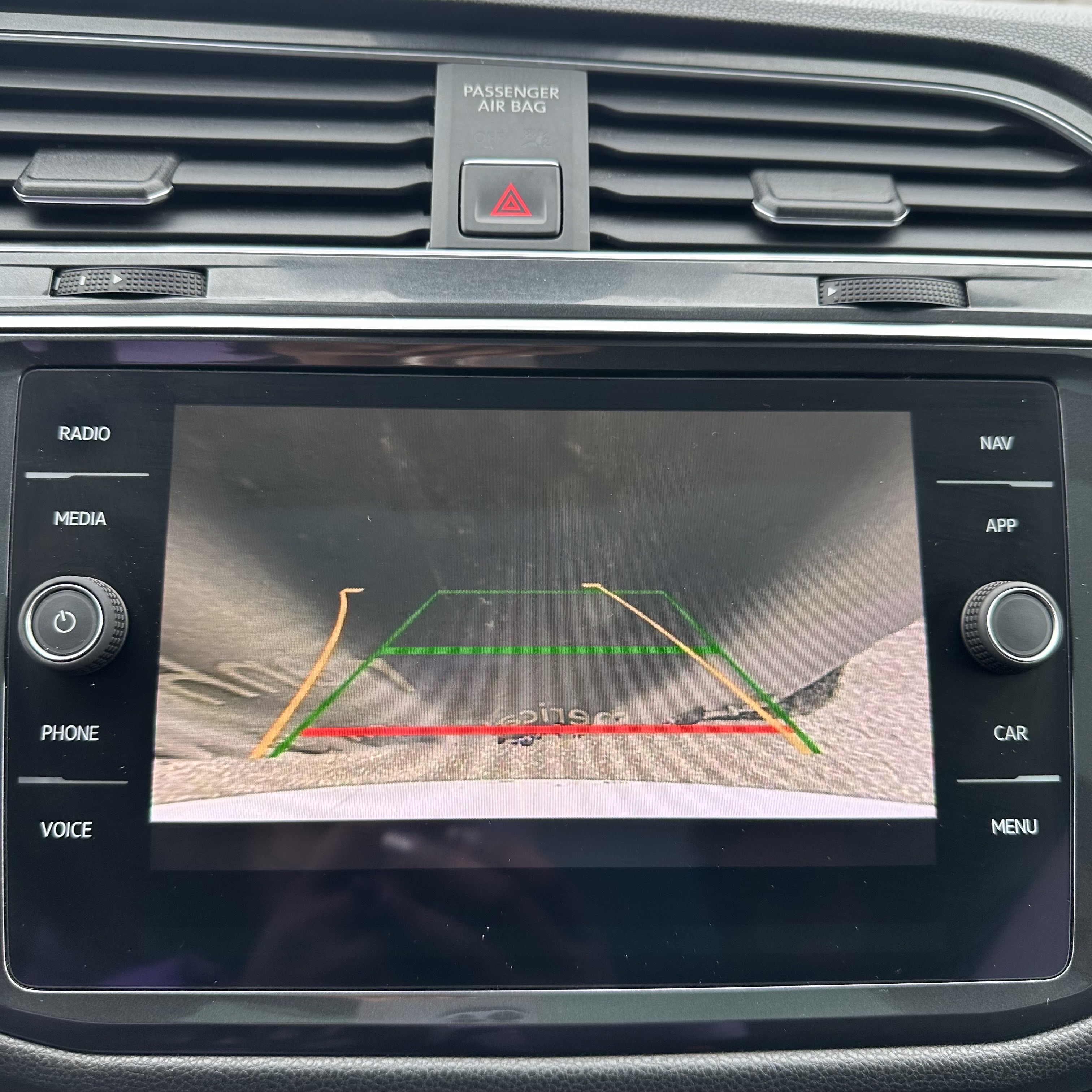 /canadacars/2018-Volkswagen-Tiguan-7726843529952452.jpg