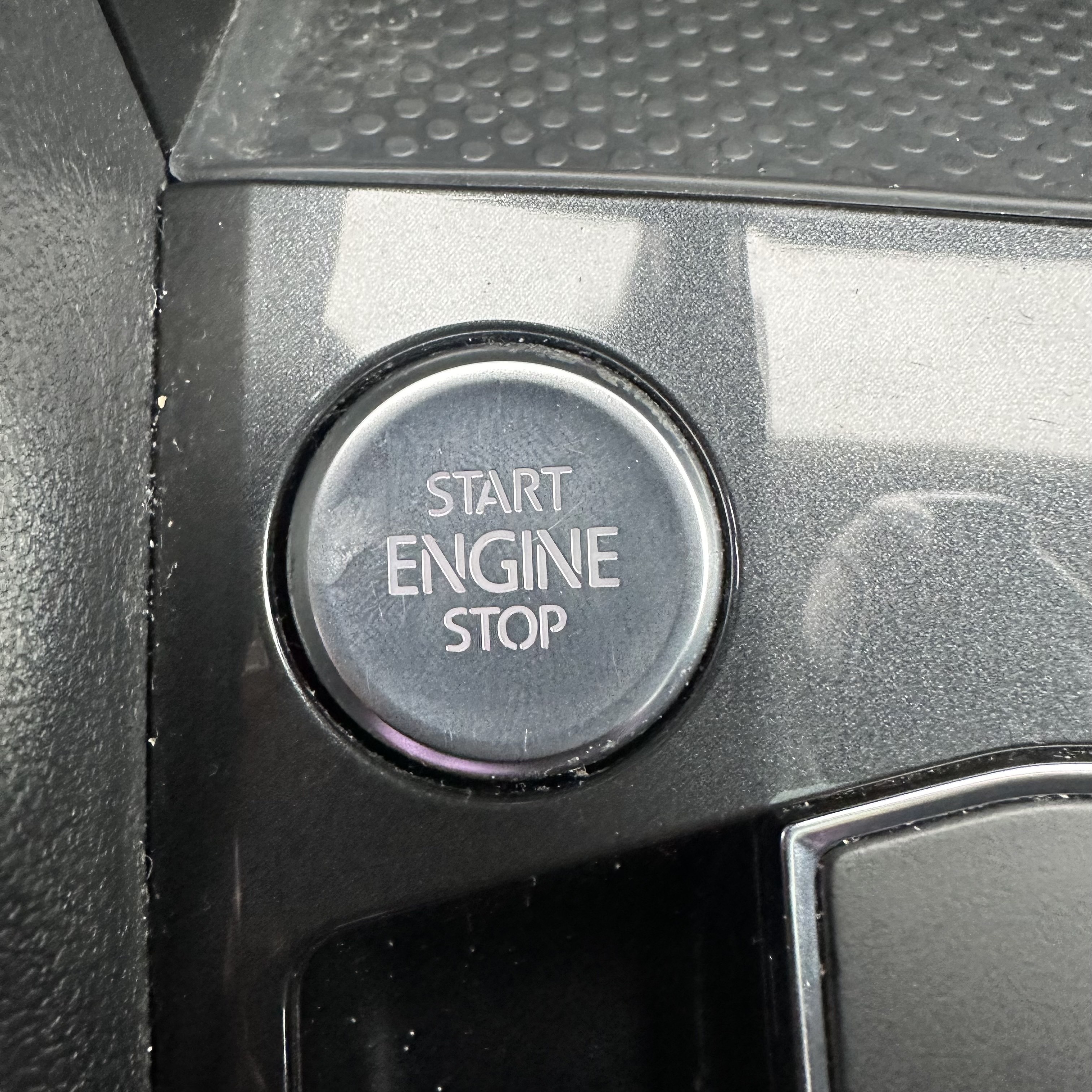 /canadacars/2018-Volkswagen-Tiguan-880115746514883.jpg