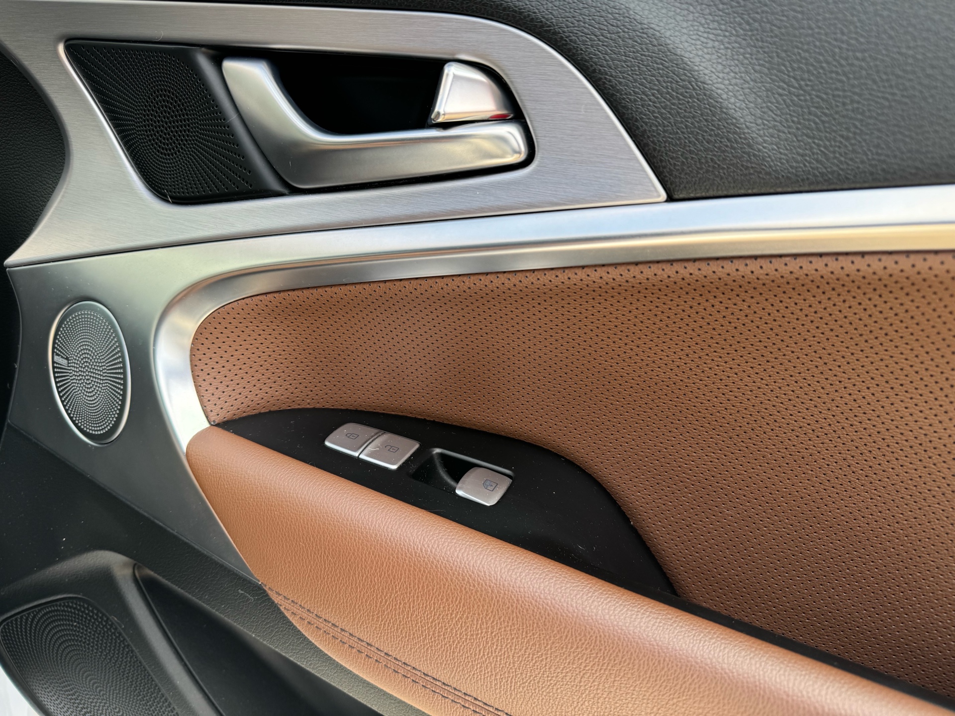 /canadacars/2019-Genesis-G70-06012940337786454.jpg