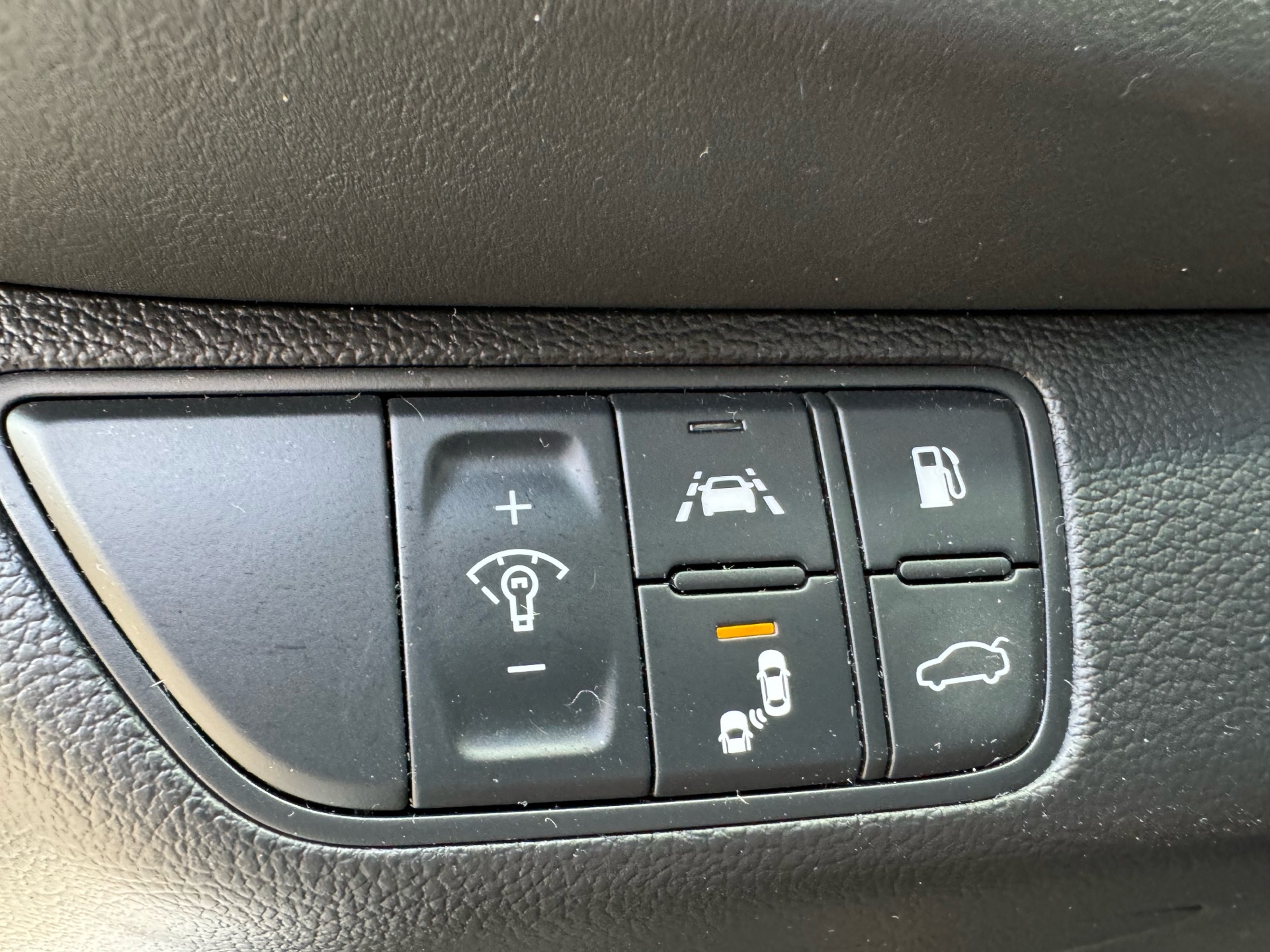 /canadacars/2019-Genesis-G70-8701059295891629.jpg