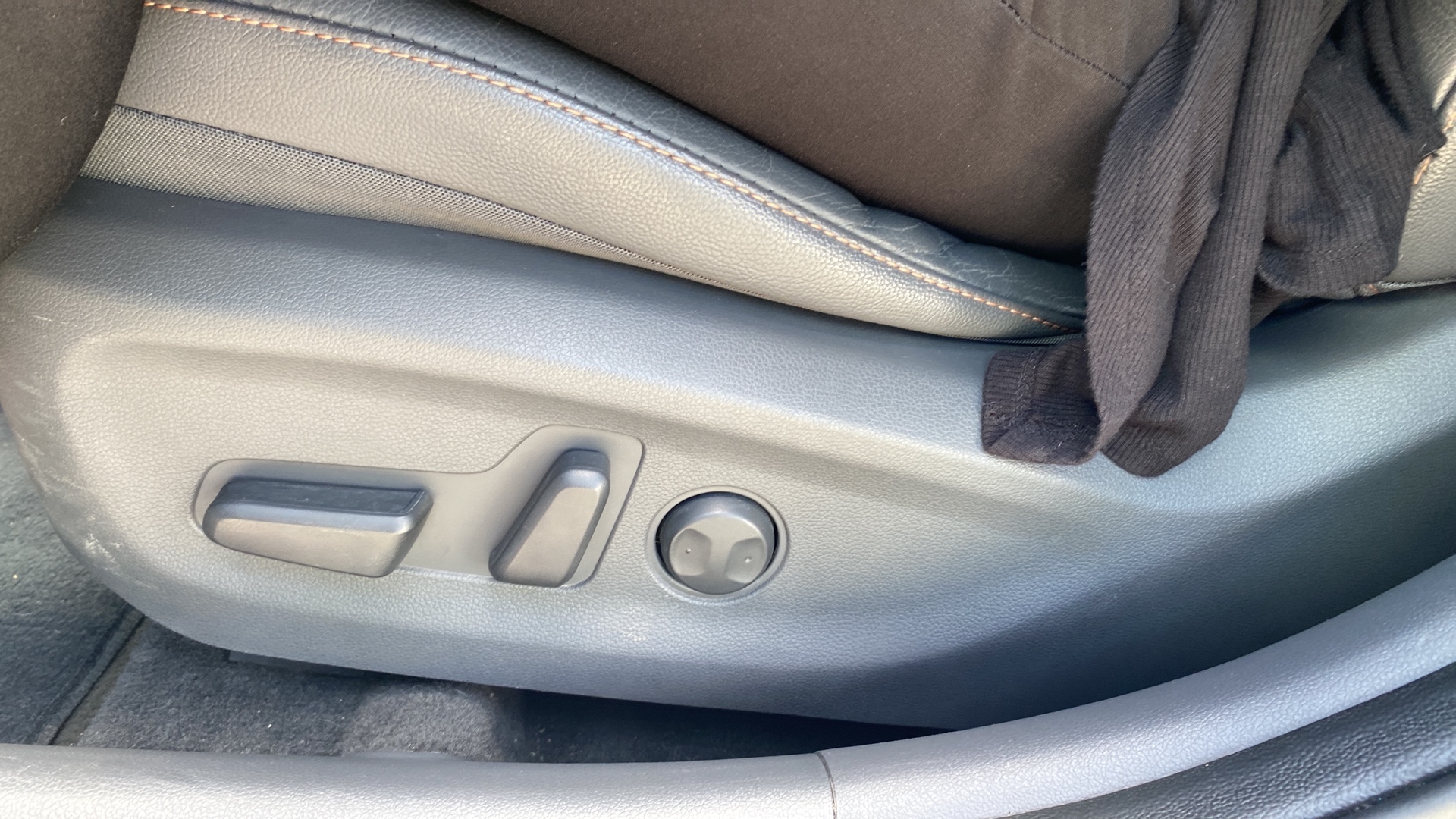 /canadacars/2019-Hyundai-IoniqElectric-9316044609376388.jpg