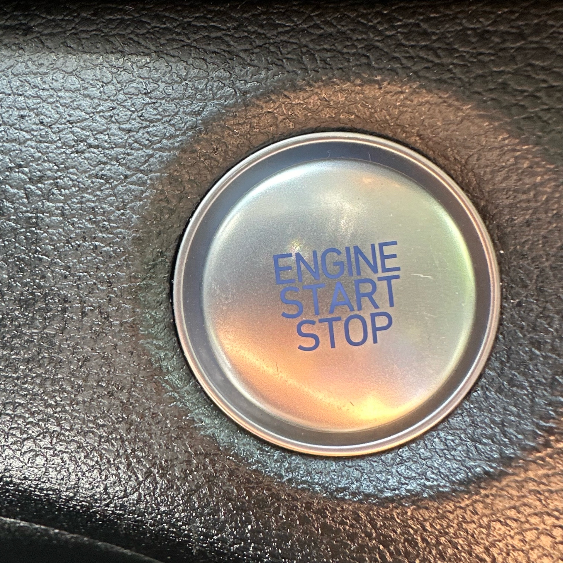 /canadacars/2019-Hyundai-SantaFe-00161855412371259.jpg