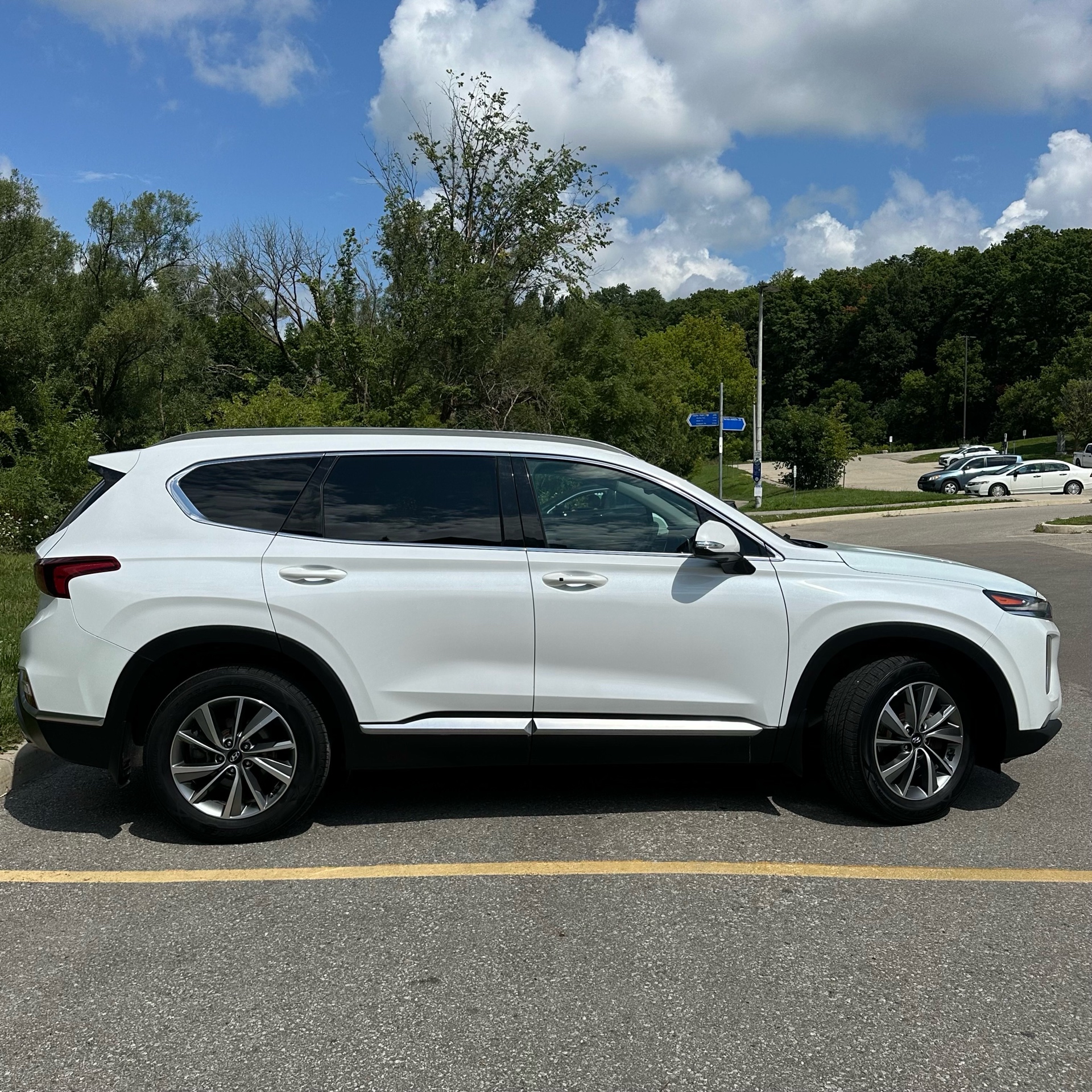 /canadacars/2019-Hyundai-SantaFe-05656018769120674.jpg