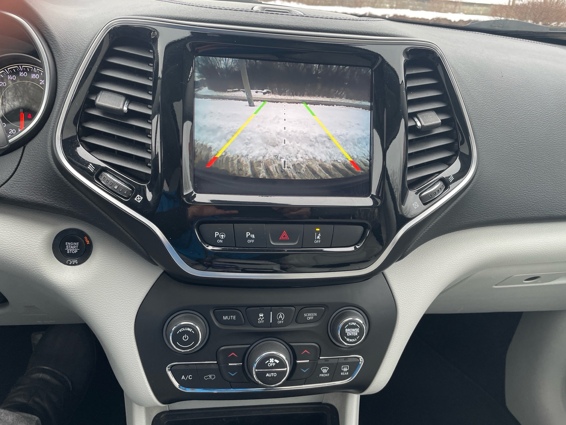 /canadacars/2019-Jeep-Cherokee-13107945361217754.jpg