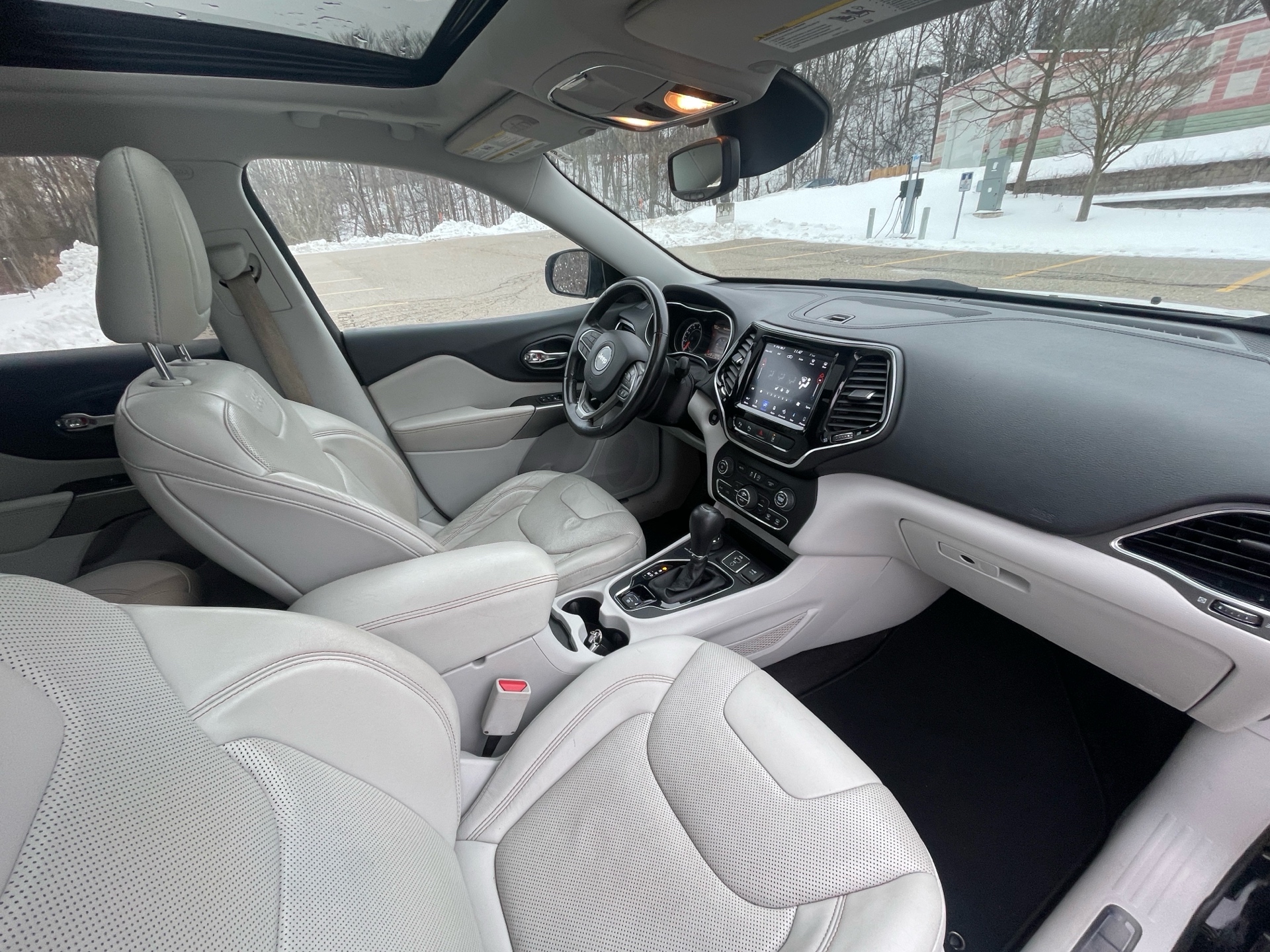 /canadacars/2019-Jeep-Cherokee-18780716292919397.jpg