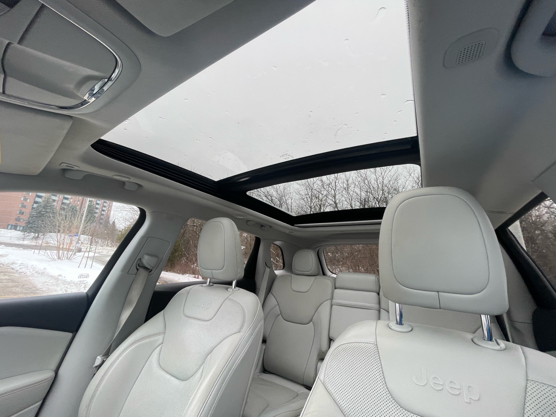 /canadacars/2019-Jeep-Cherokee-8624448441236892.jpg
