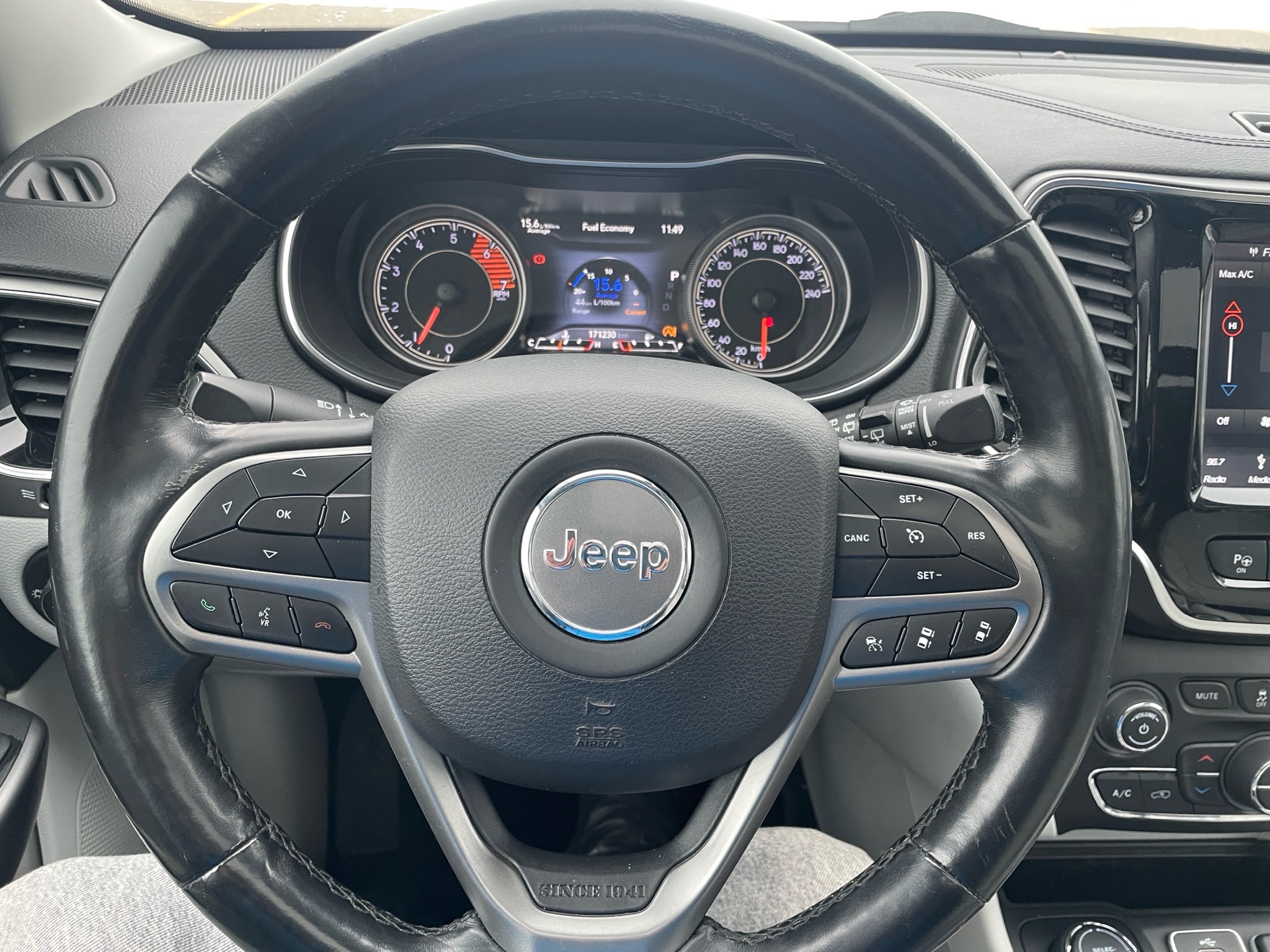 /canadacars/2019-Jeep-Cherokee-9466897092381021.jpg