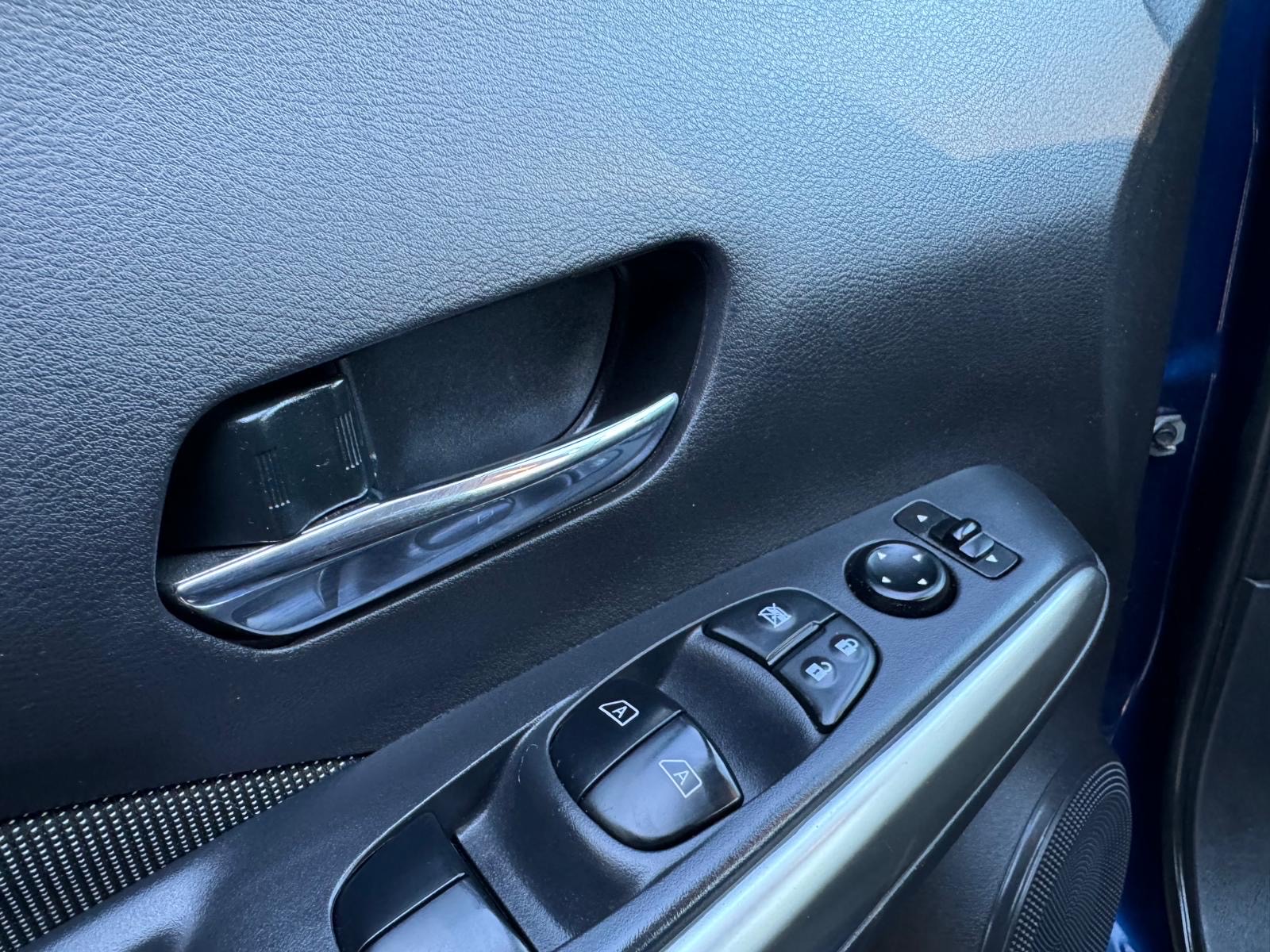 /canadacars/2019-Nissan-Kicks-7069257567393608.jpg