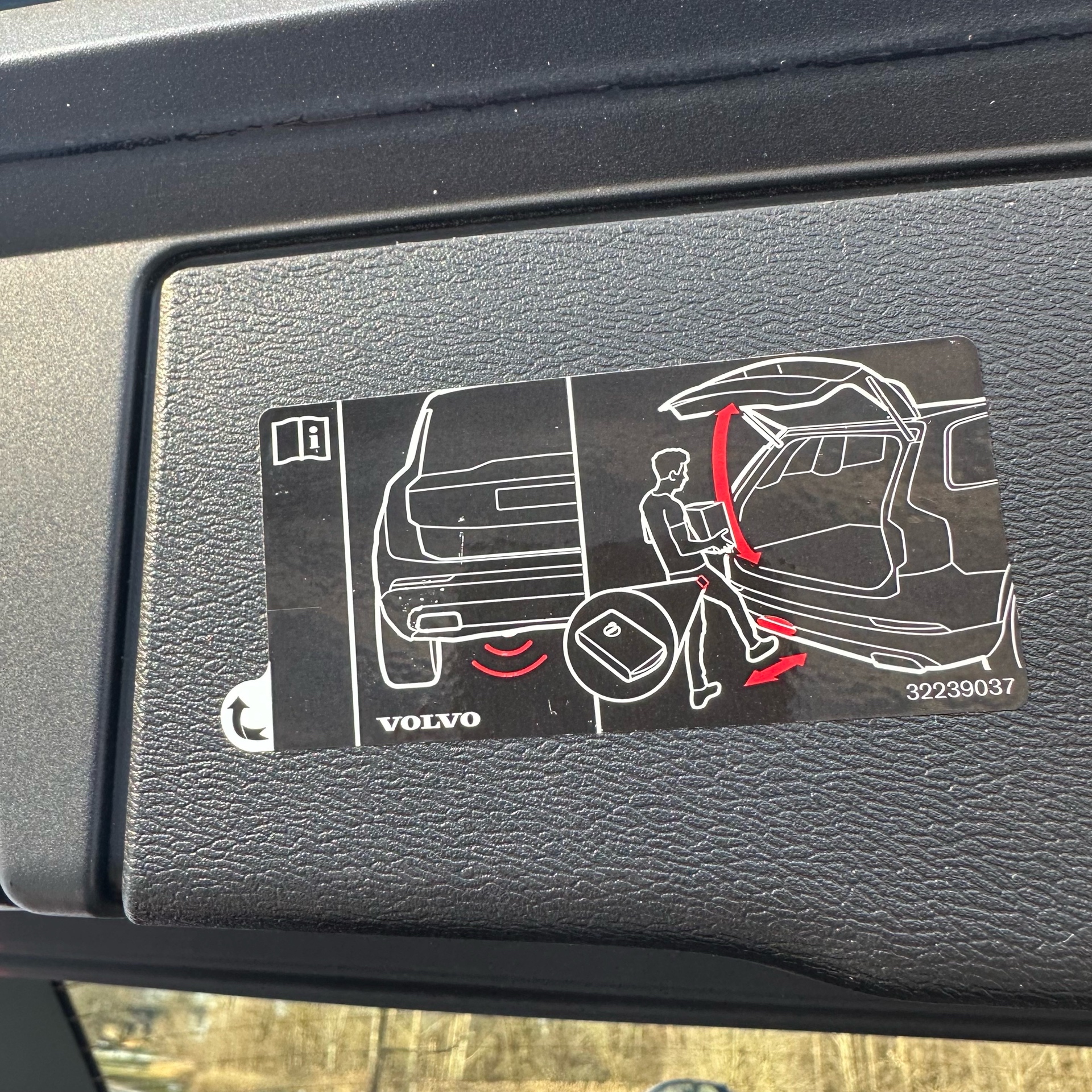 /canadacars/2020-VOLVO-XC60-32739971735426643.jpg